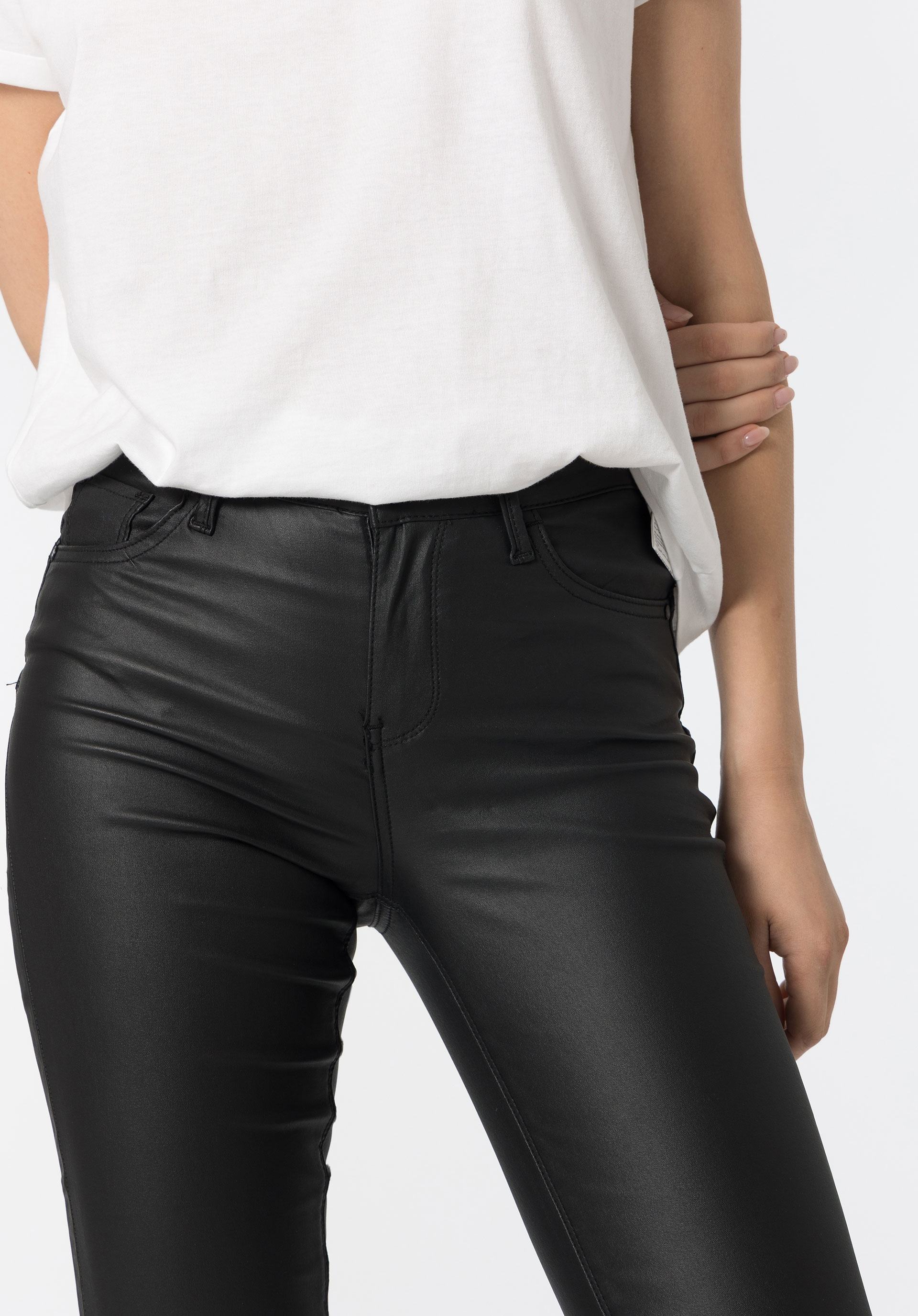 Calças Light Push-up Skinny Cintura Média Coated
