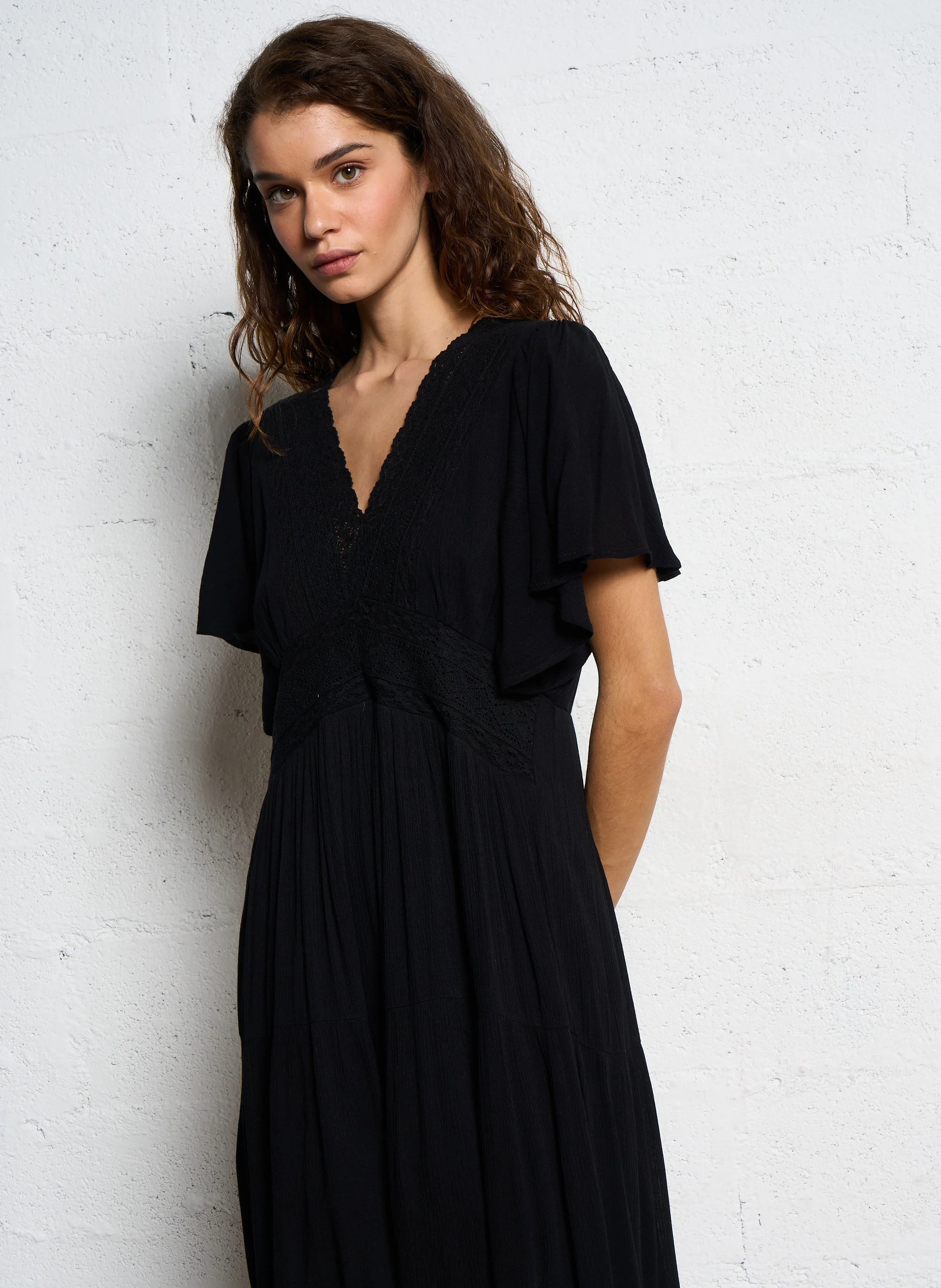 CAMILLE - Robe longue col V brodée| Noir
