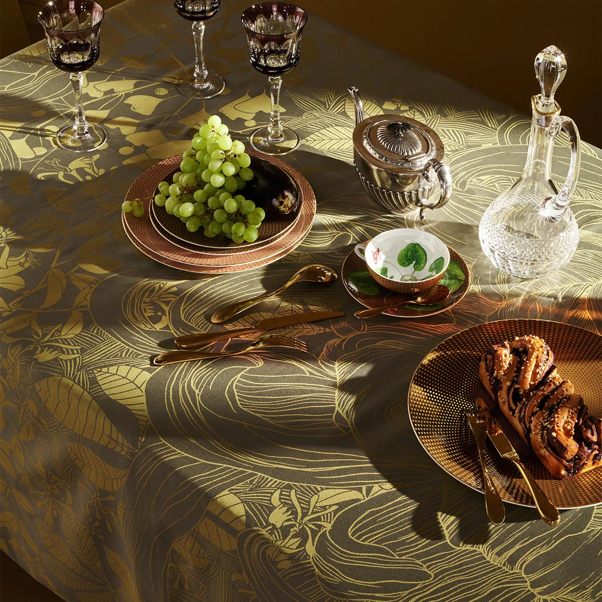 Chemin de table antitache déperlant pur coton or 60X180 Garnier Thieba