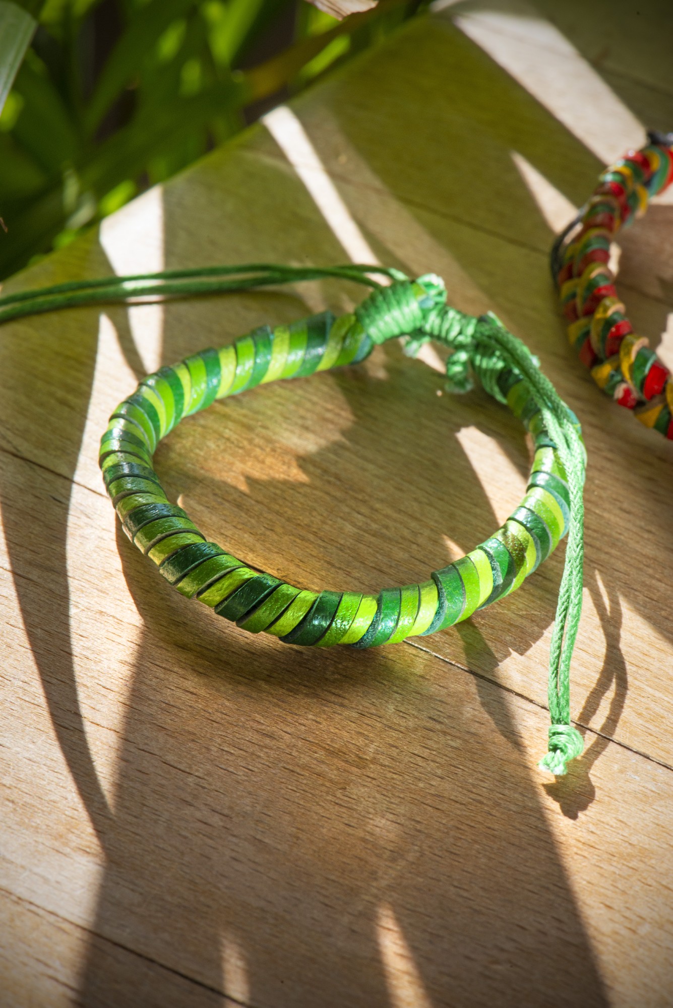 Lederarmband gedreht, grün günstig bestellen