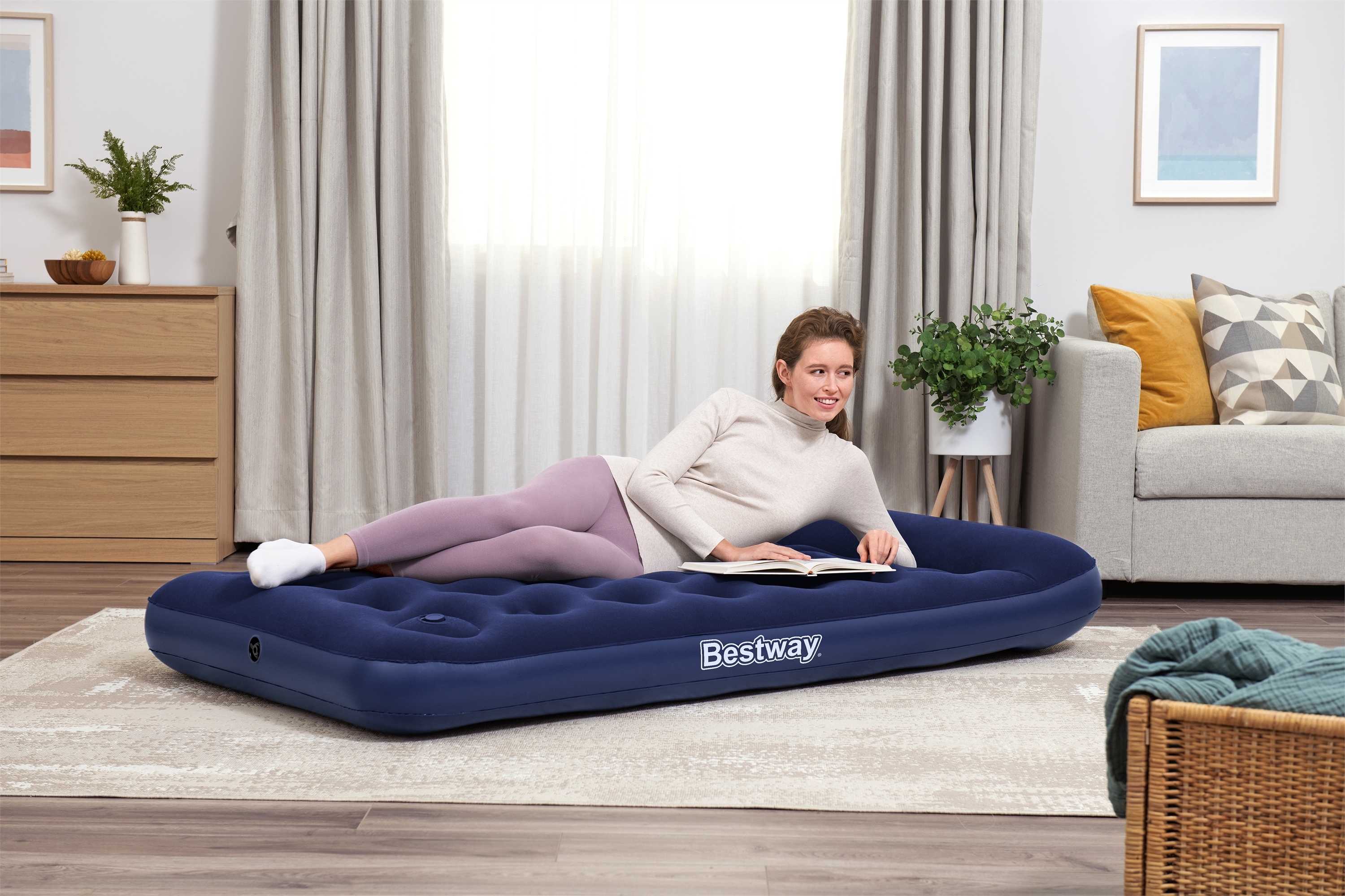Luftbett mit Fusspumpe 188 x 99 x 28 cm