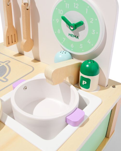 cuisine de table en bois