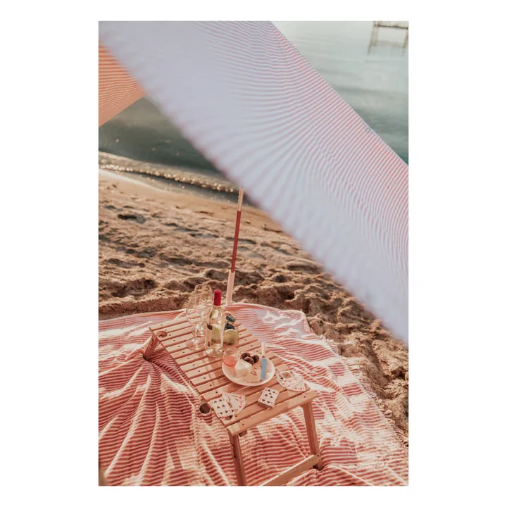 Business & Pleasure Co. Table de plage en teck