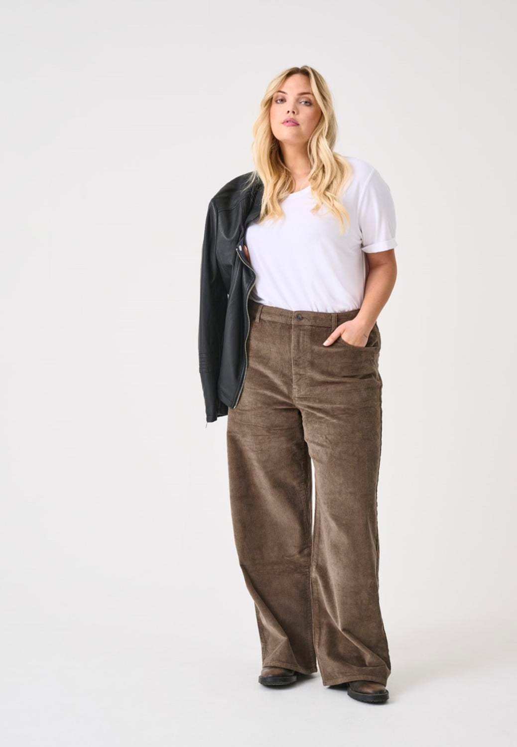 ONLY CARMAKOMA Cordhose »CARHOPE GLOBAL EX HW WIDE CORD PNT NOOS«
