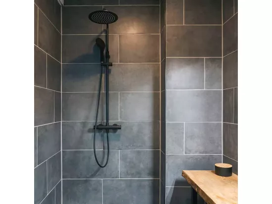Kissy colonne de douche noire avec thermostatique - Essebagno