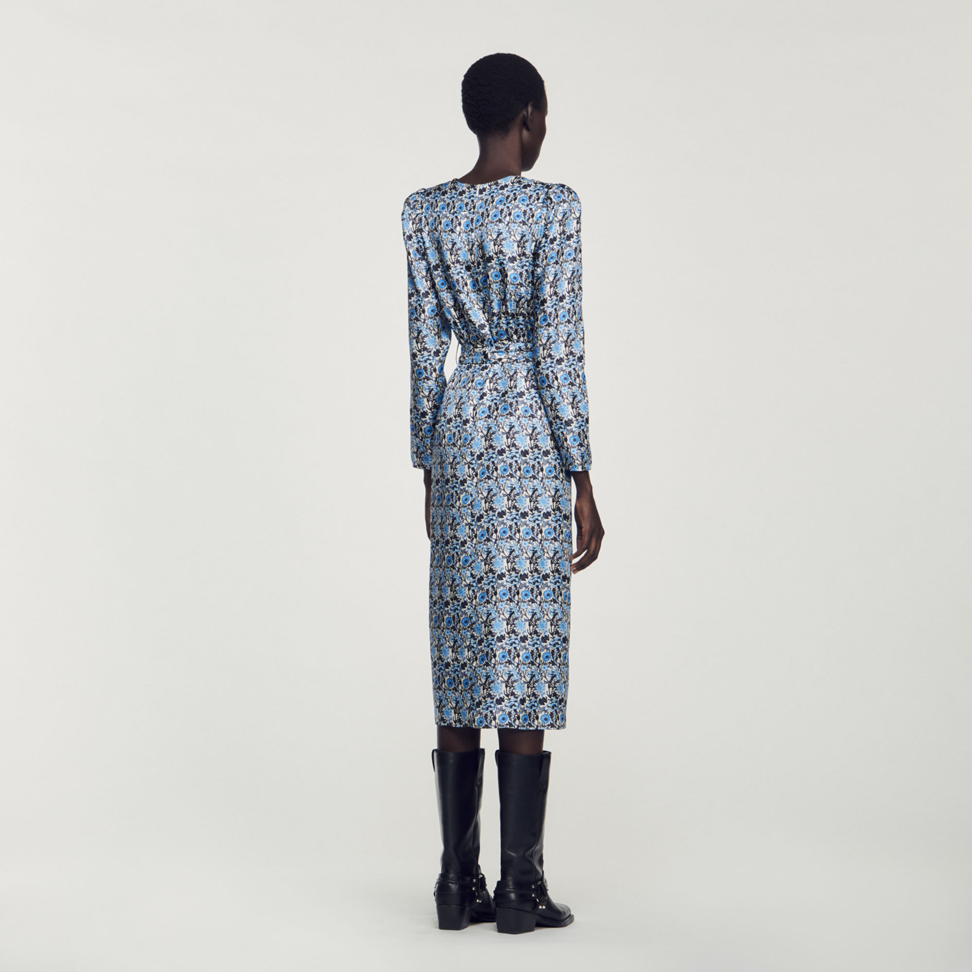 Robe longue en soie drapee