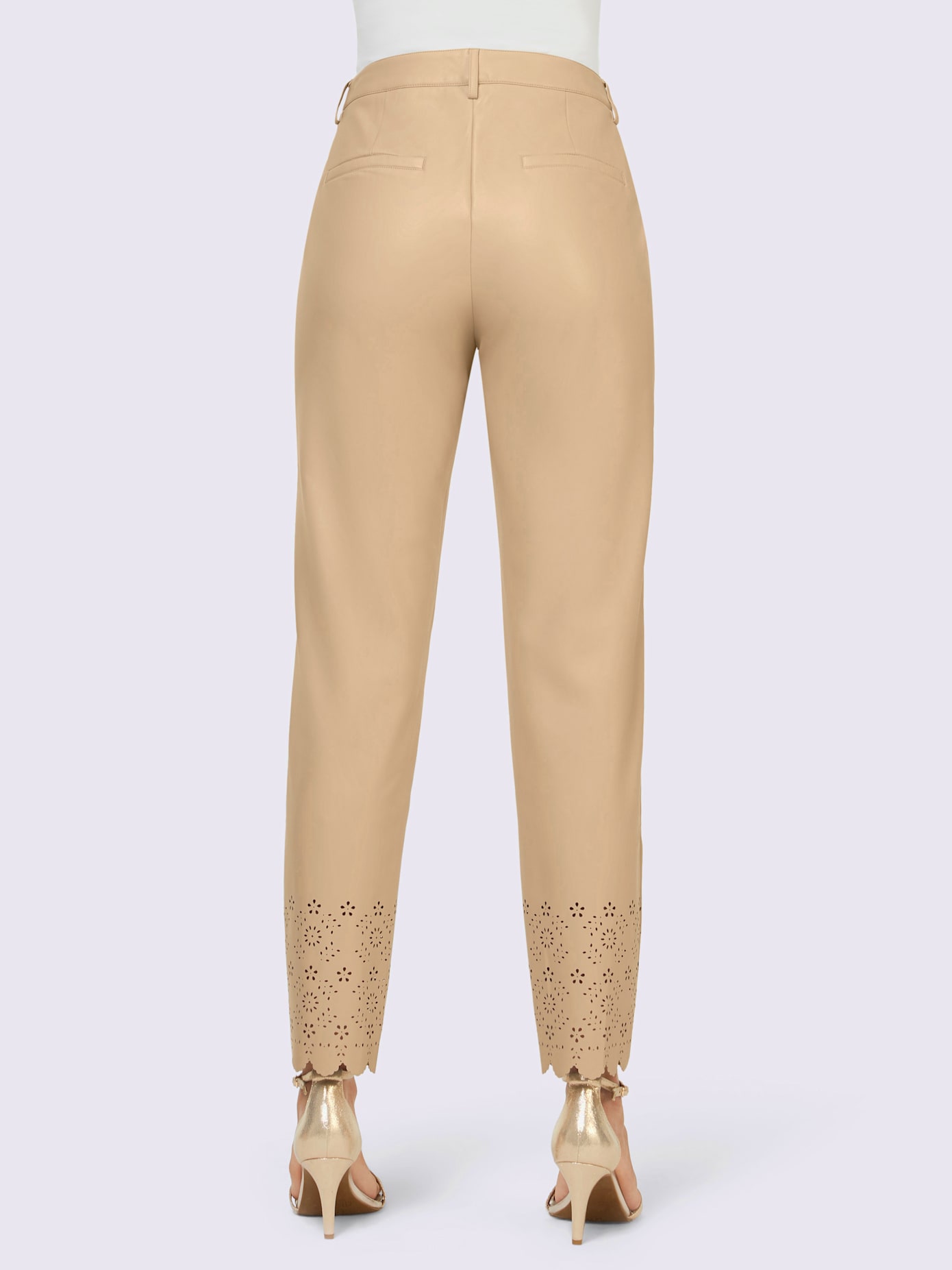 Pantalon motif découpé au laser
