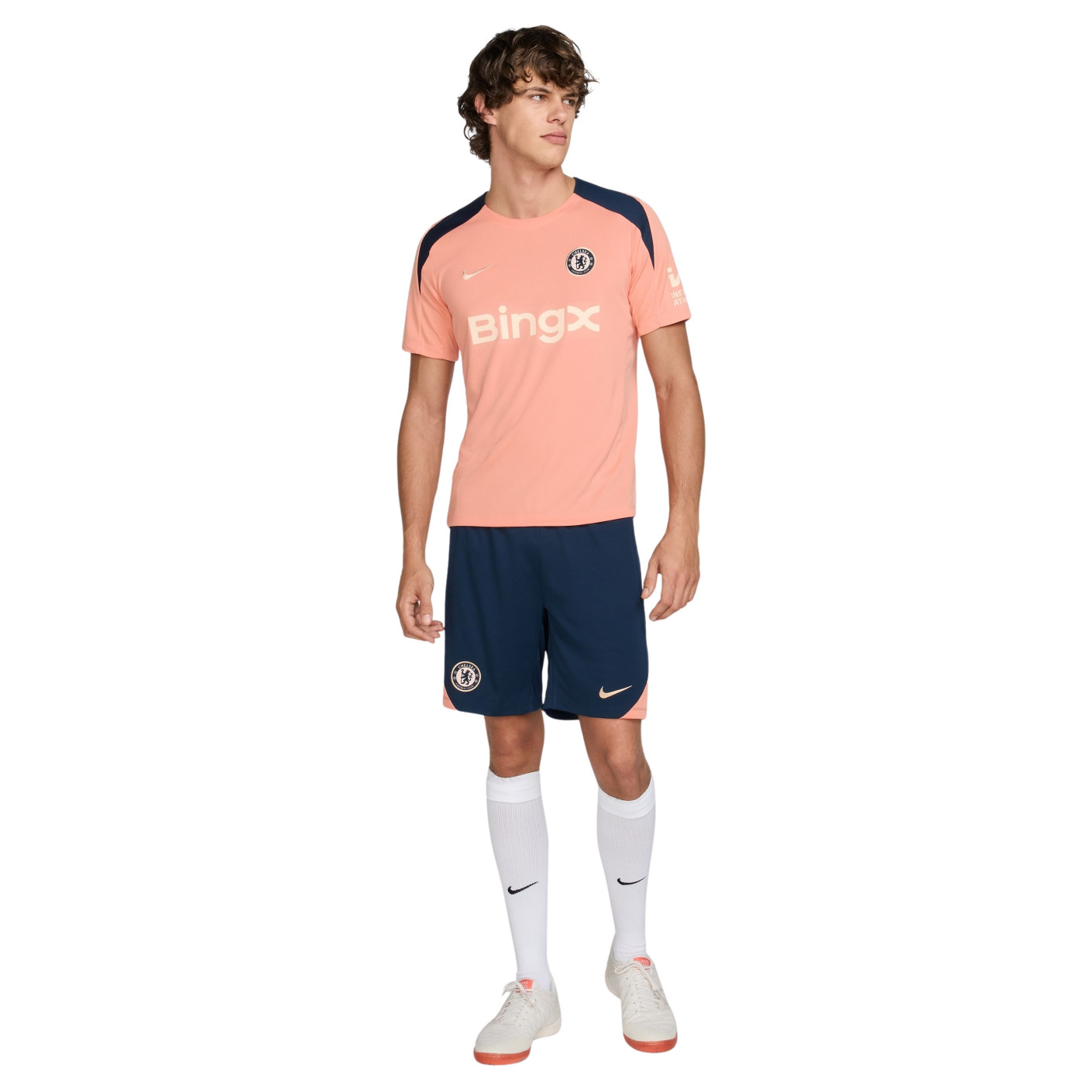 Nike Chelsea Strike Trainingsshirt 2024-2025 Lichtroze Donkerblauw Goud