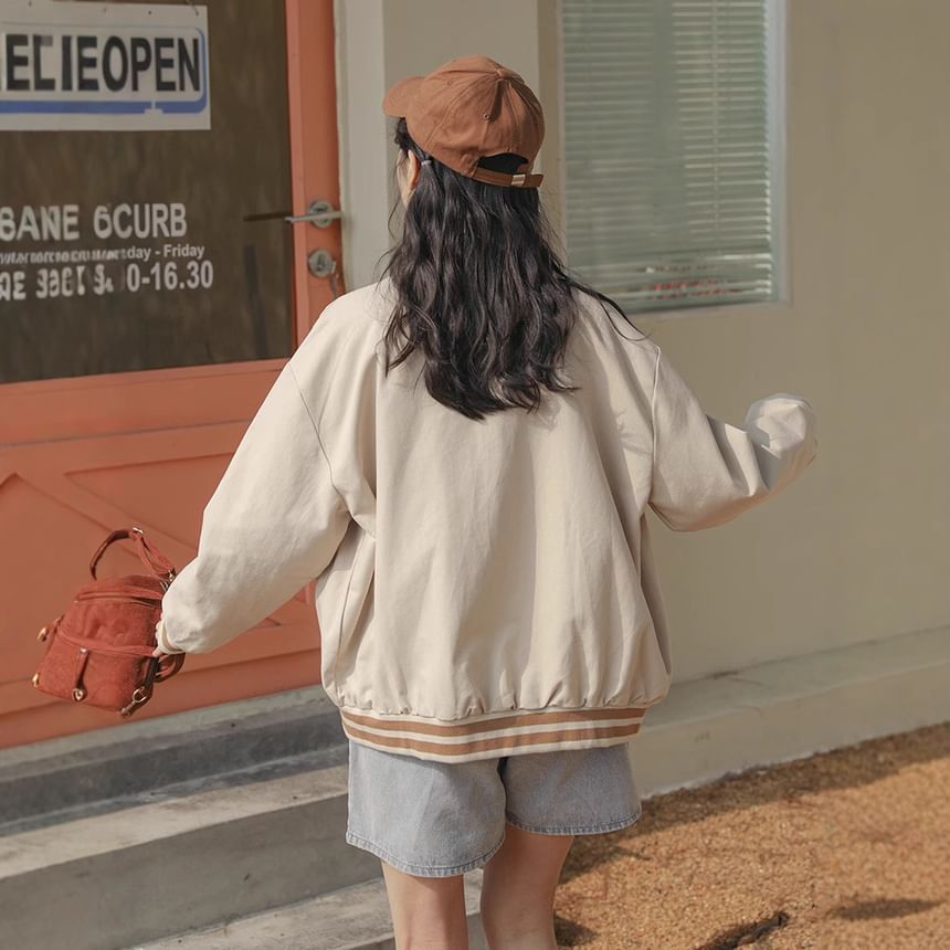 Lady Jean - Baseballjack met geborduurde letters en knopen