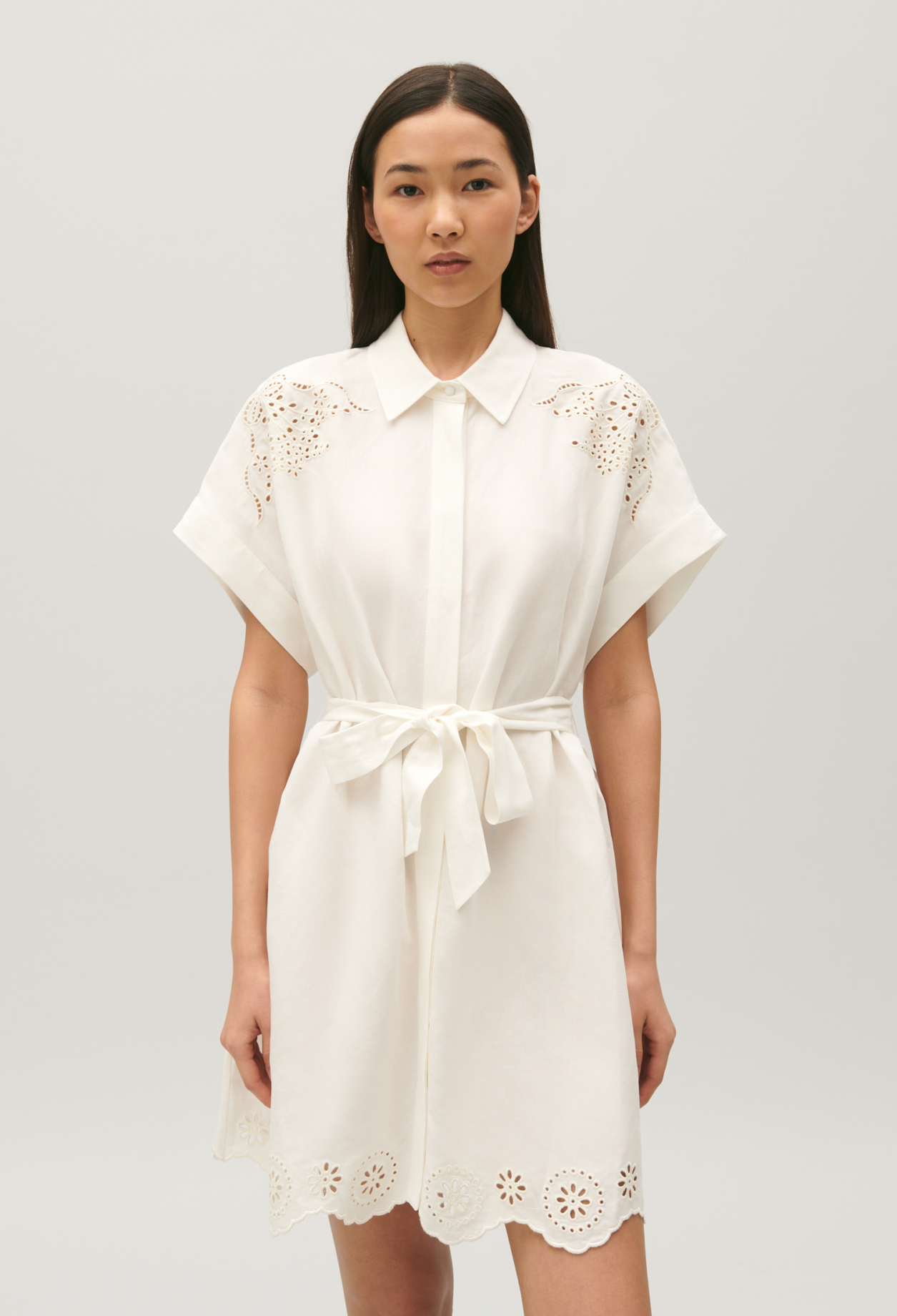 Robe chemise courte broderie anglaise