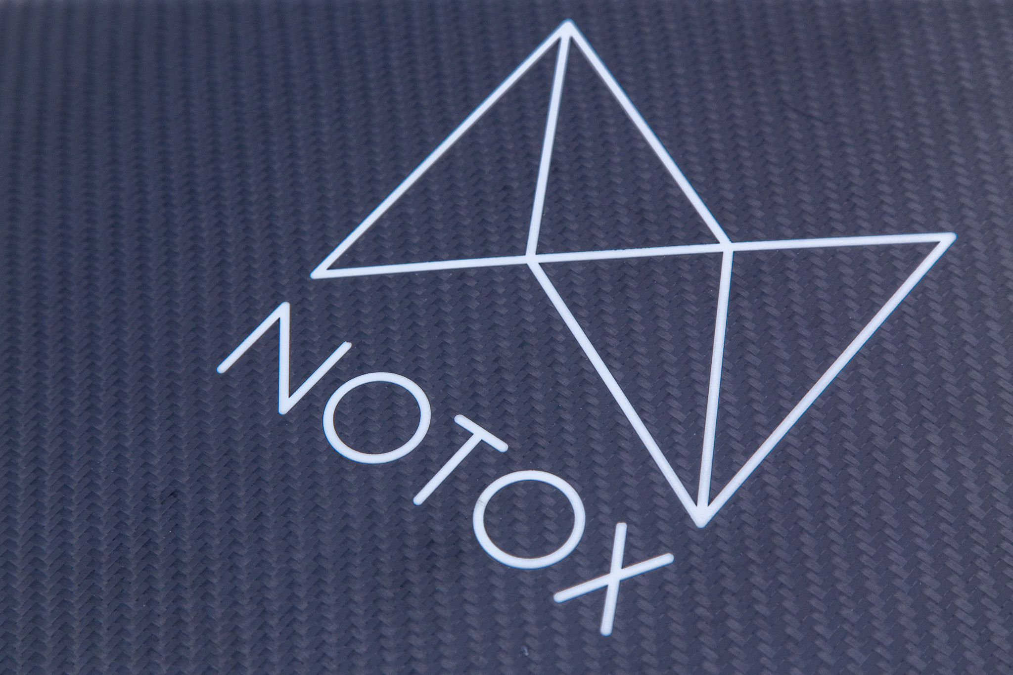 Notox Pro Model Airbus R-Carbon 9'0 x 22 1/4