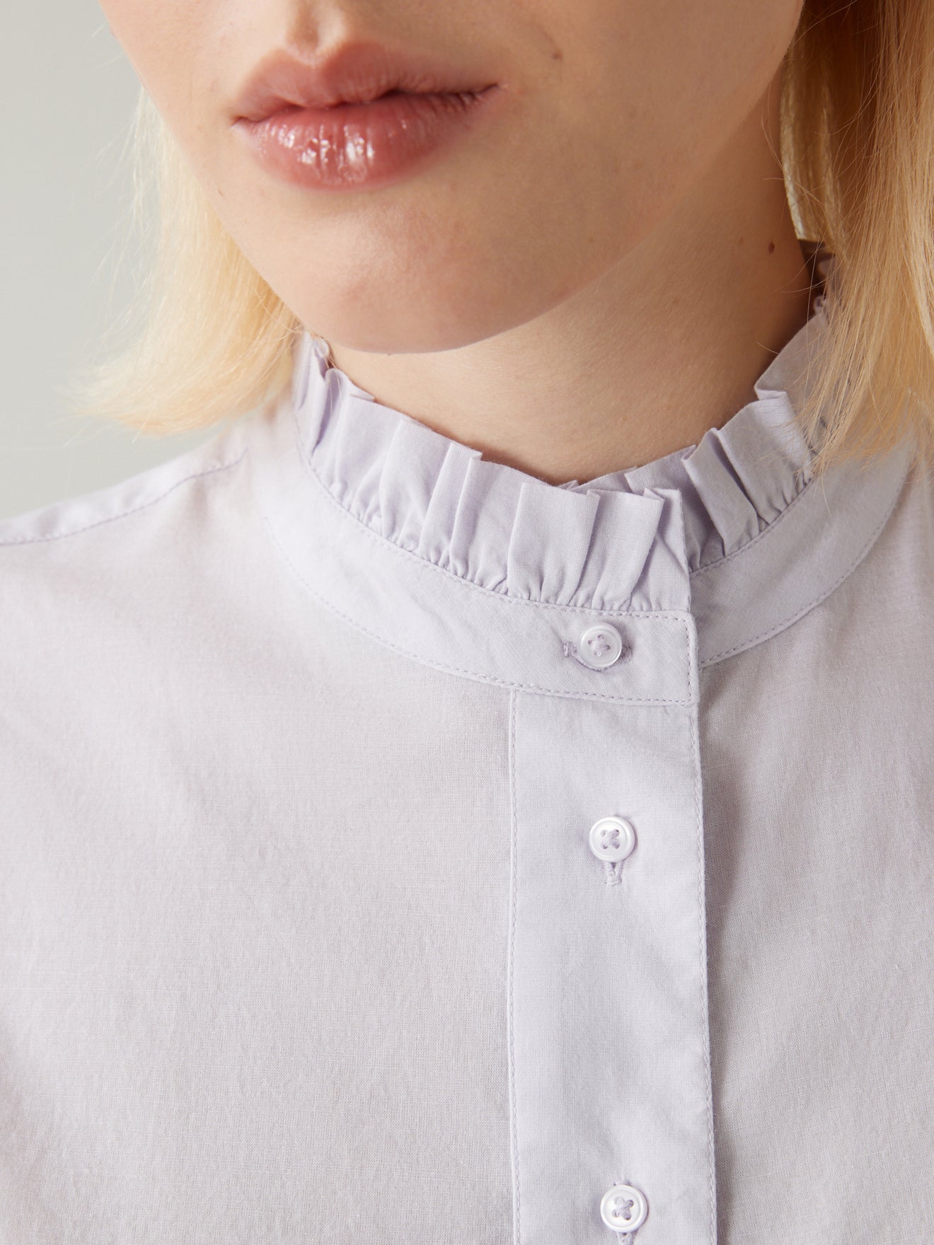 Blouse col froufrou femme