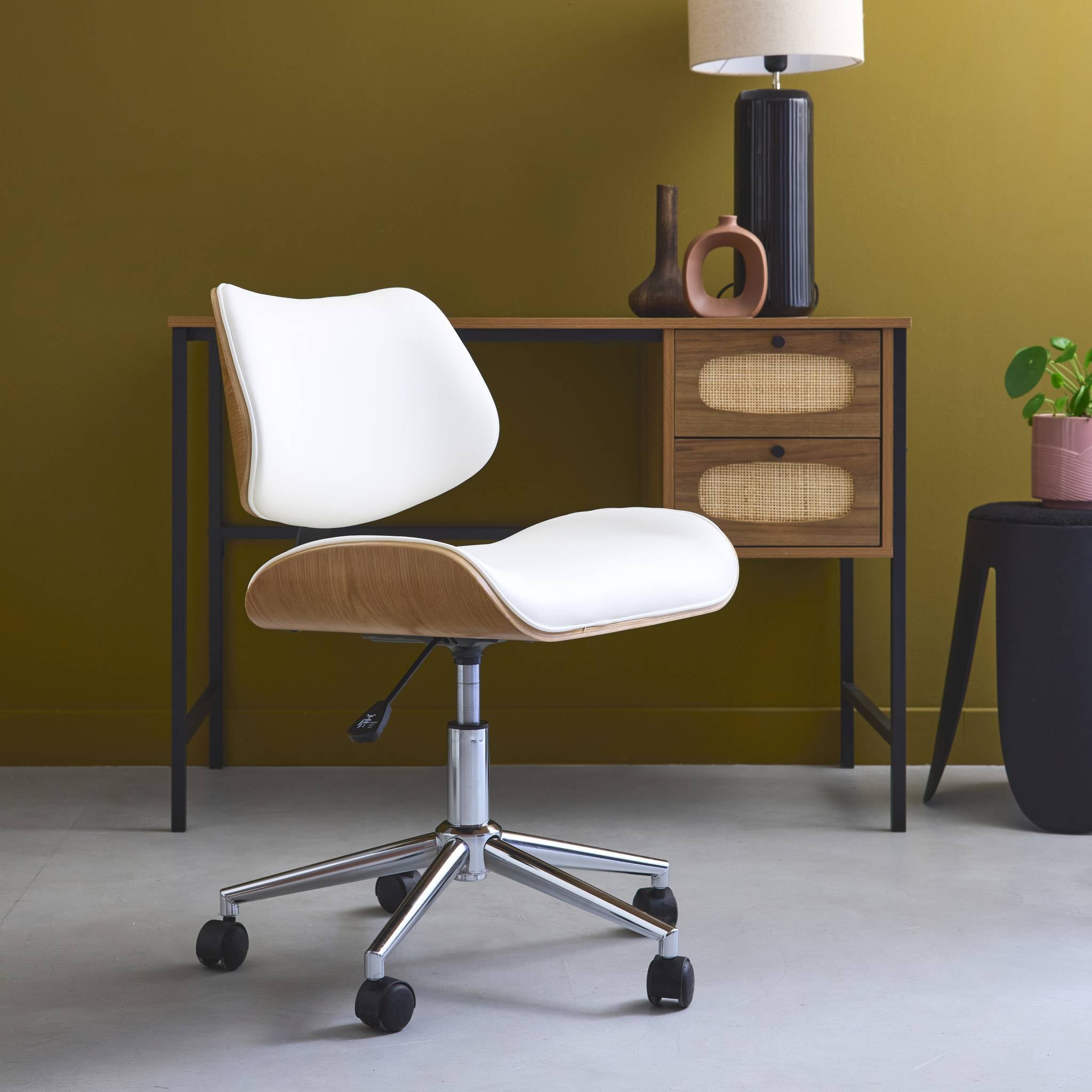 sweeek - Bureaustoel met wielen, gebogen hout en kunstleren afwerking