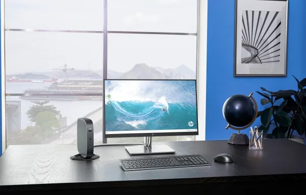 HP t540 - Tynd klient - USFF 1 x Ryzen Embedded R1305G / op til 2.8 GHz - RAM 8 GB - flash 32 GB - eMMC - Radeon Vega 3 - Gigabit Ethernet, Bluetooth 5.2, IEEE 802.11ax (Wi-Fi 6) - HP ThinPro - skærm: ingen