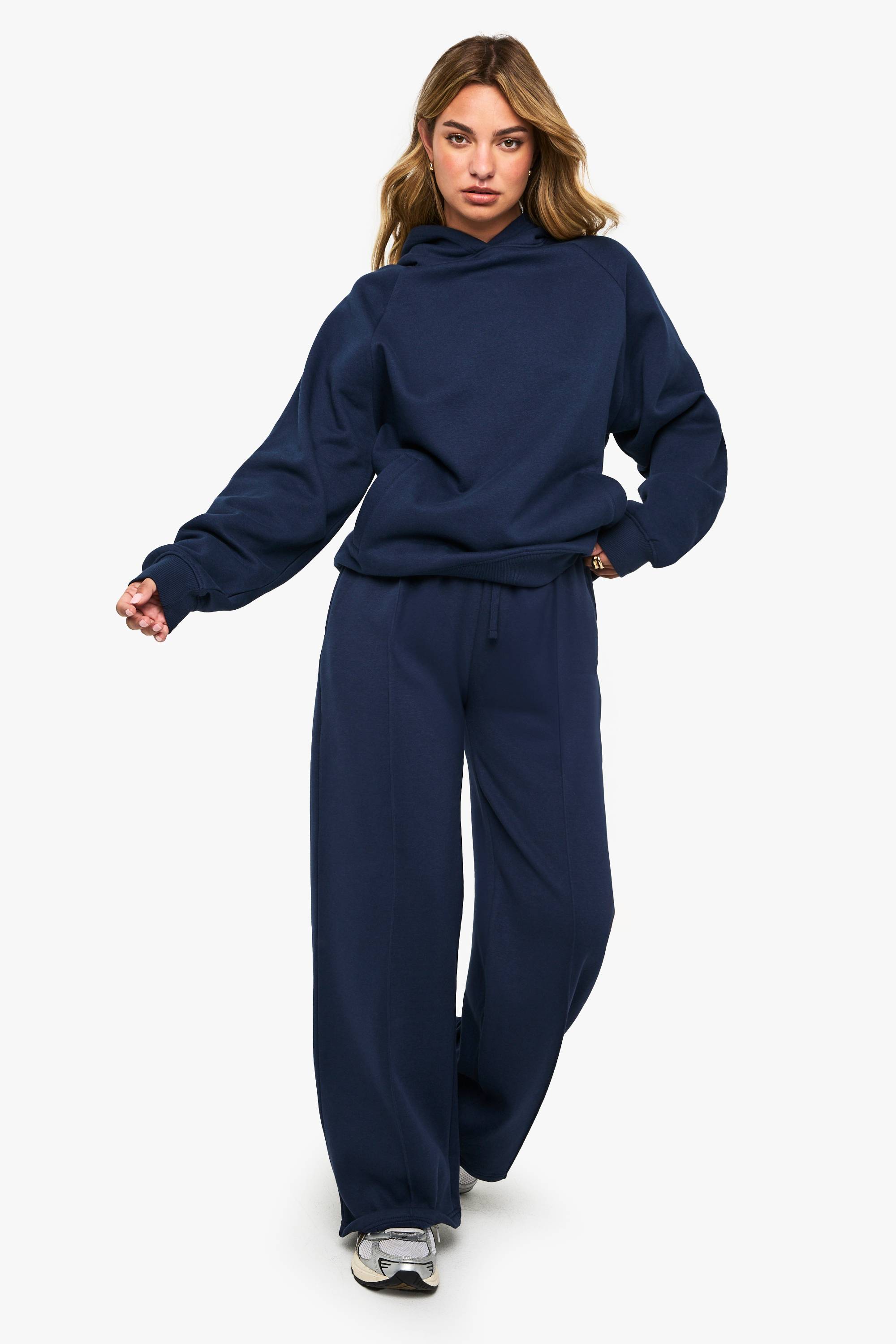 boohoo Jogger à jambes larges avec détails en pinces et ceinture profonde