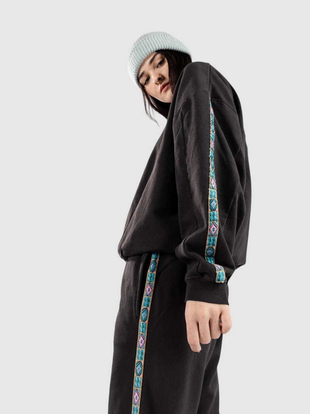 Billabong Swipe Right Kendal Crew Sweater black sands
