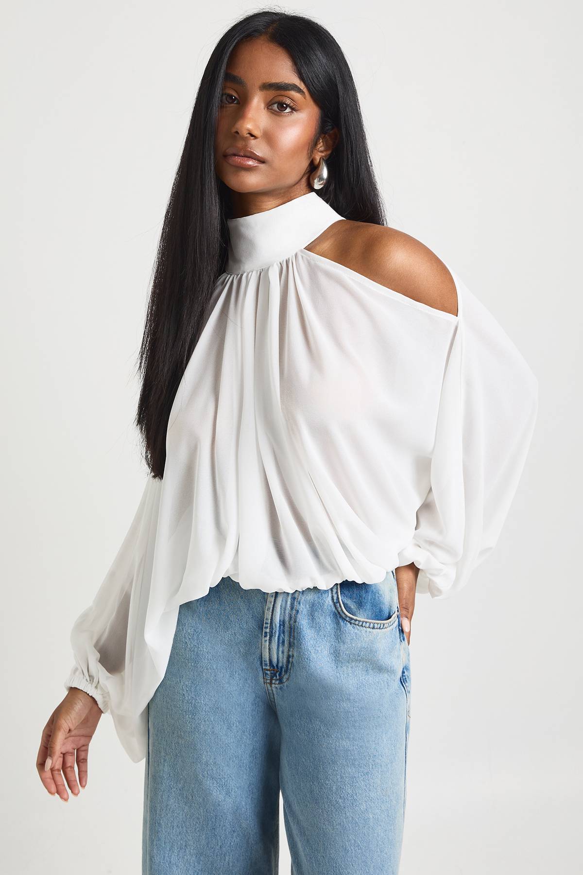 boohoo Blouse En Mousseline À Épaules Dénudées Et Manches Volumineuses