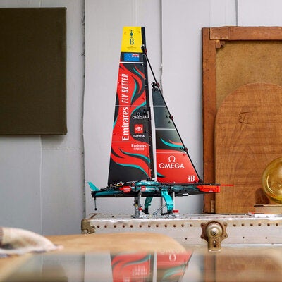 LEGO Technic 42174 Yachten Emirates Team New Zealand AC75