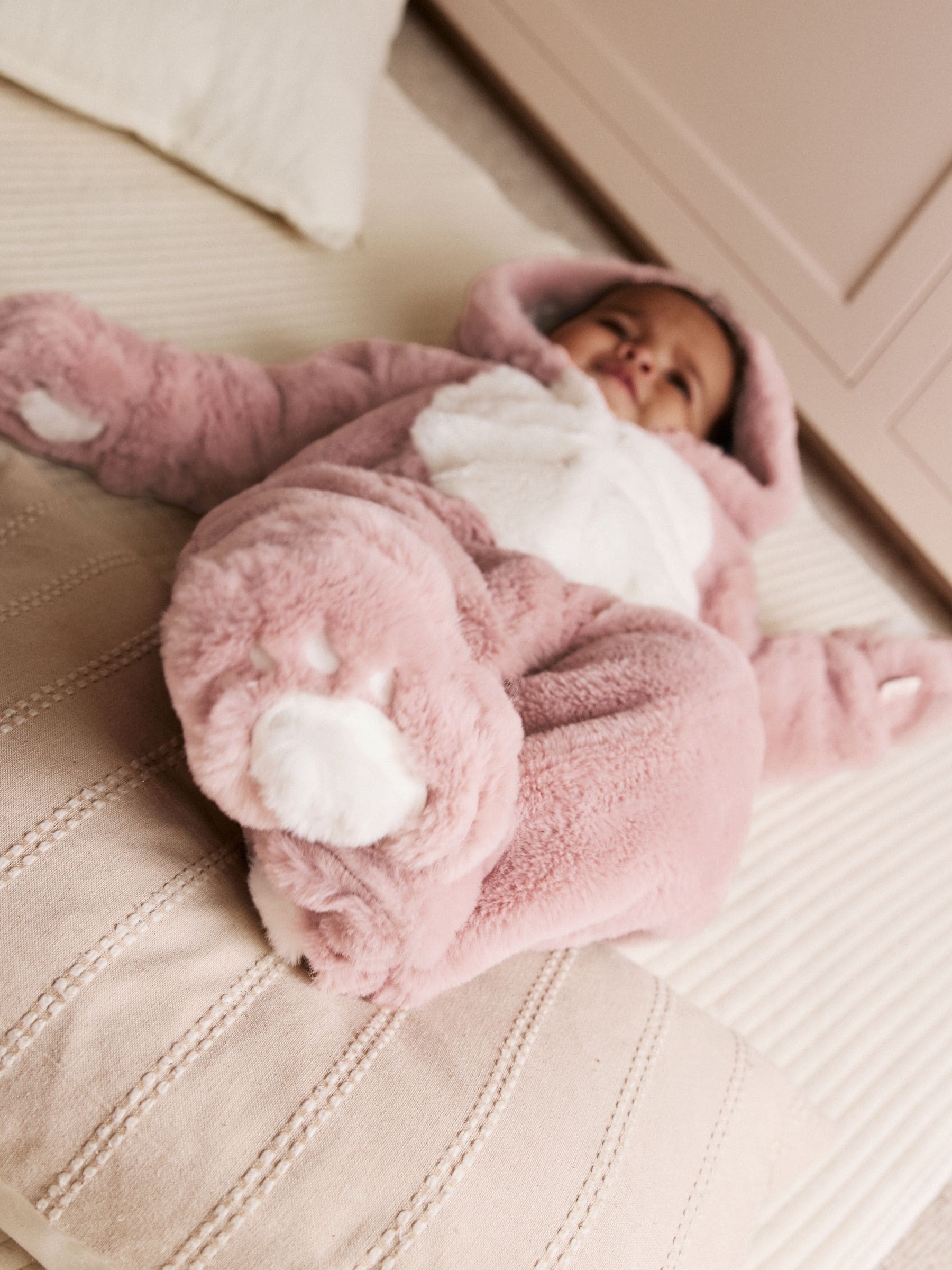 Roze - Baby pakje met konijntjes van imitatiebont (0mnd -2jr)