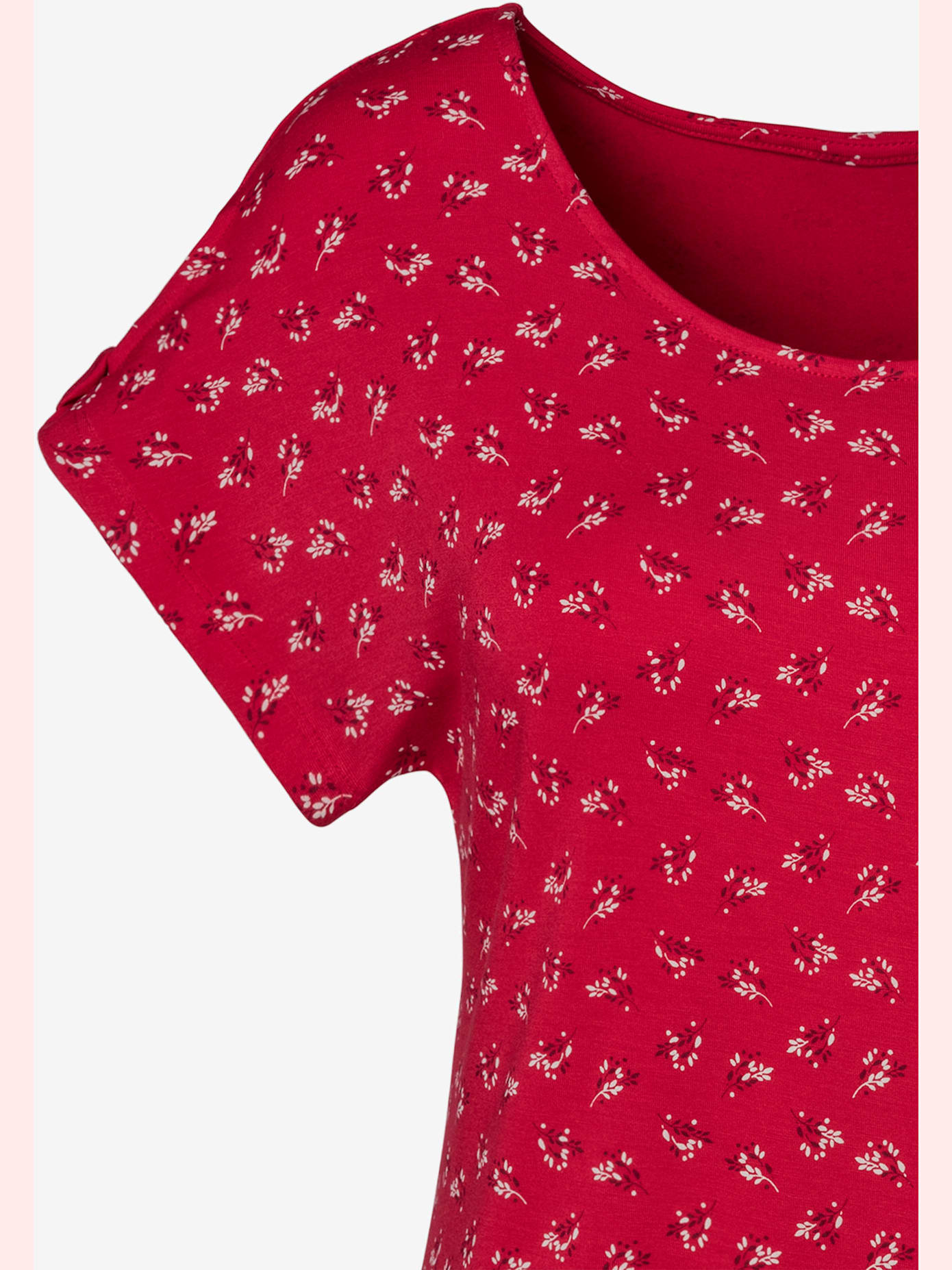 T-shirt petit nœud et découpe au niveau des manches