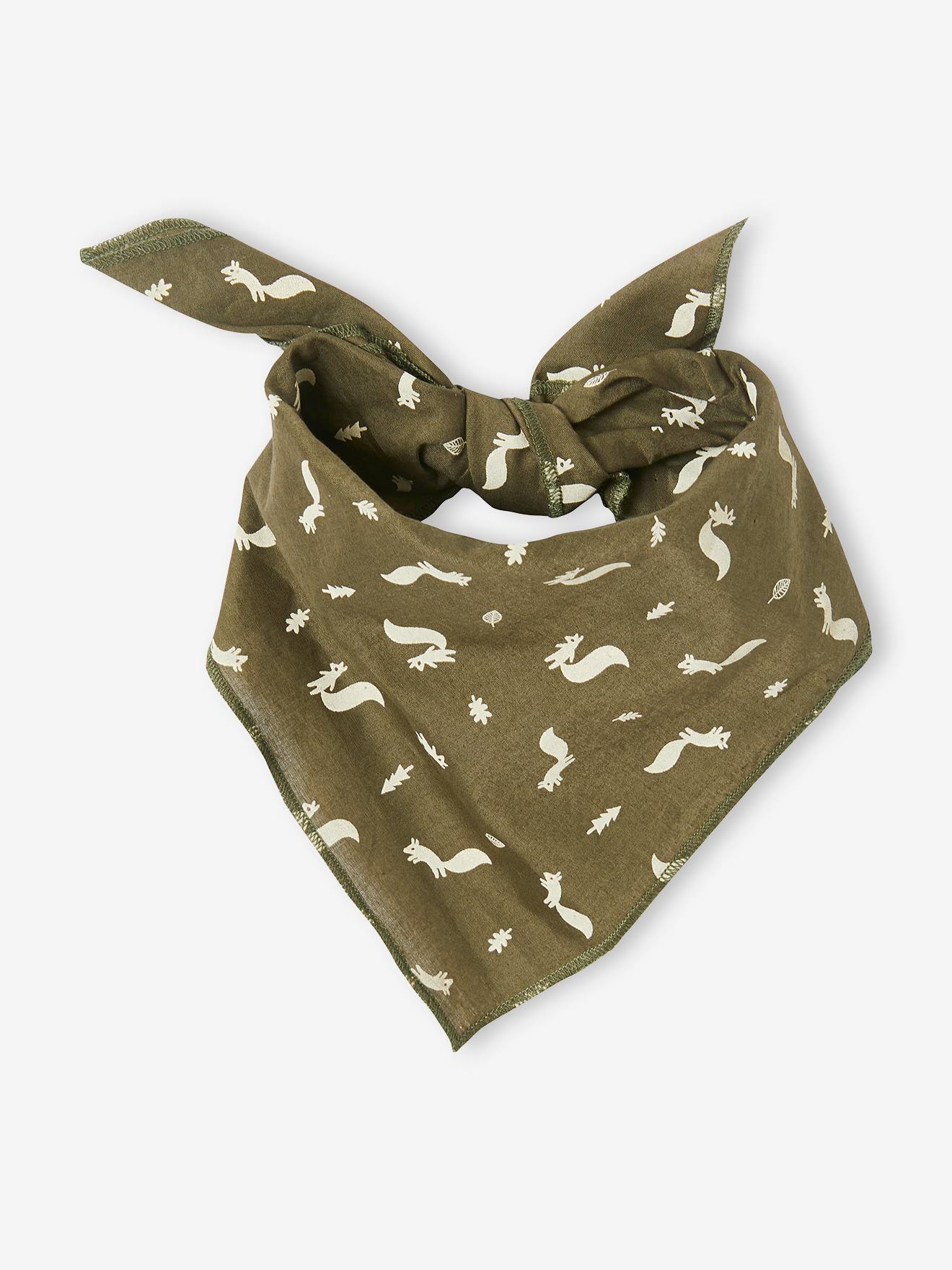 Conjunto de roupa de bebê de 3 peças: jardineira, camiseta e bandana cáqui.