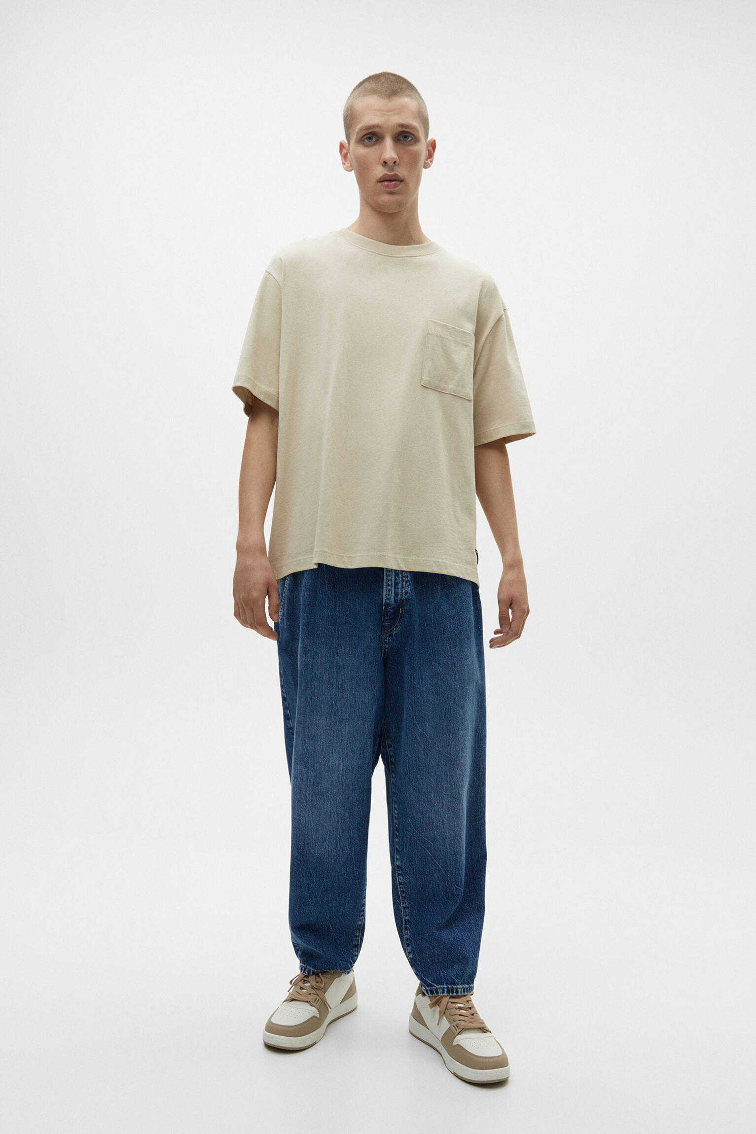 CALÇA JEANS BÁSICA DE CORTE BAGGY - AZUL MÉDIO