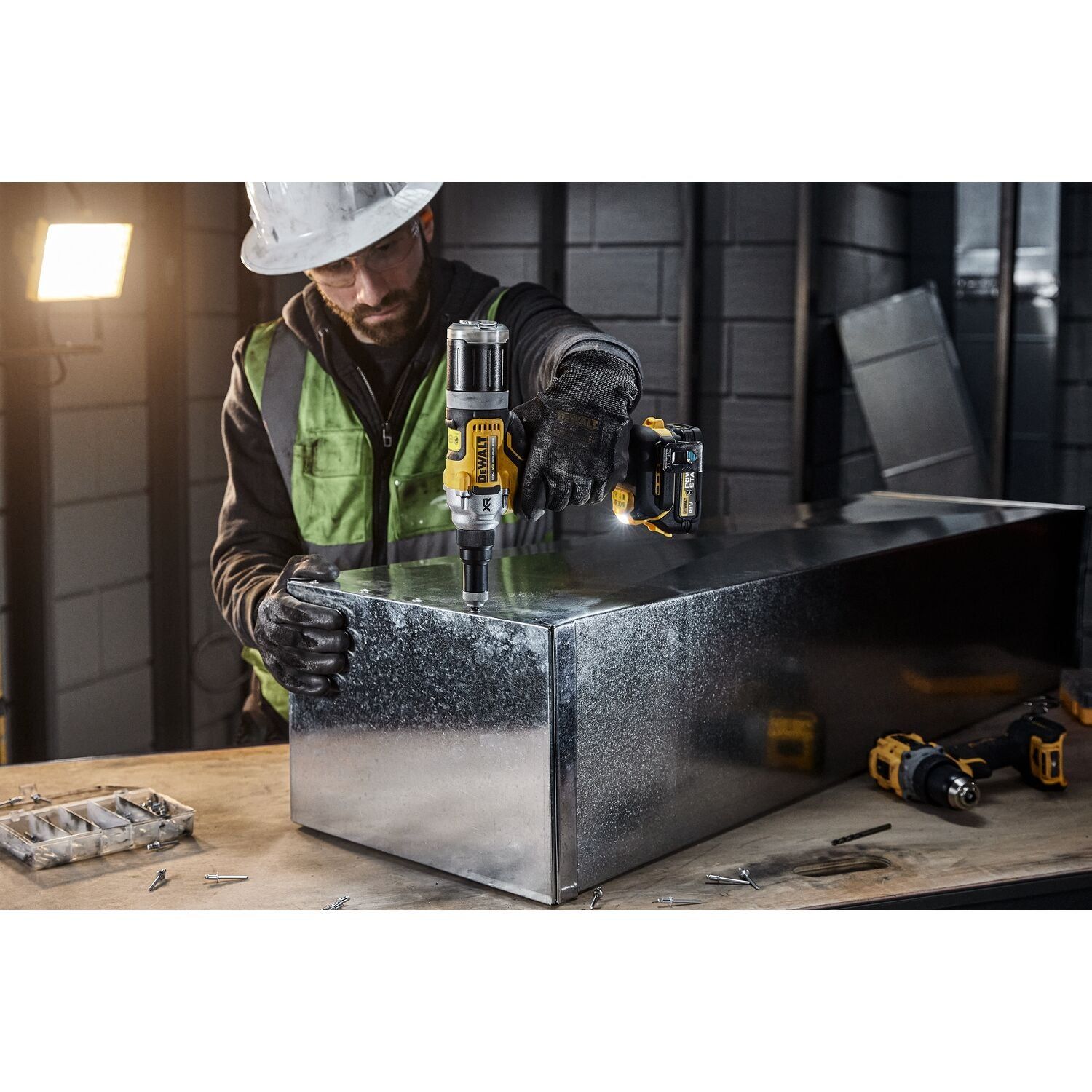 DeWALT DCF414NT Accu blindklinknageltang 18V XR Basic Body in TSTAK