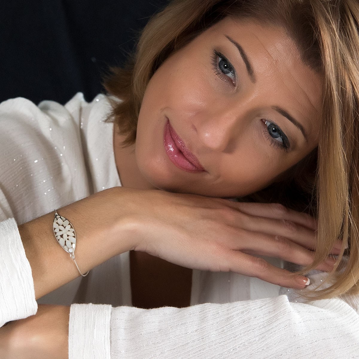 Bracelet ADEN réglable Fleur Nacre blanche sur chaîne argent 925 millième