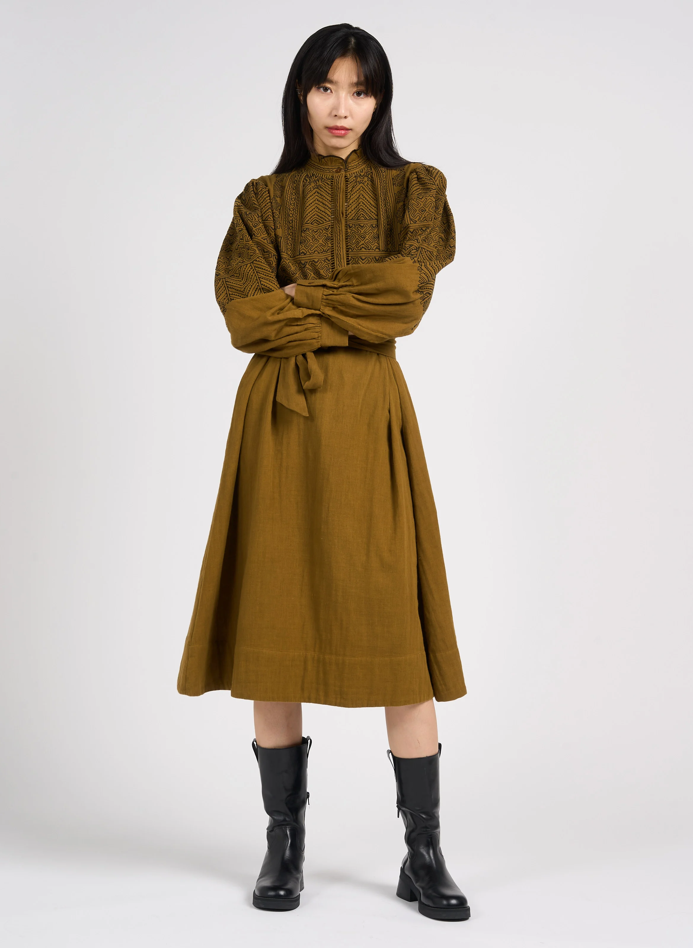 SVETLANA - Robe longue droite col montant en coton | Marron