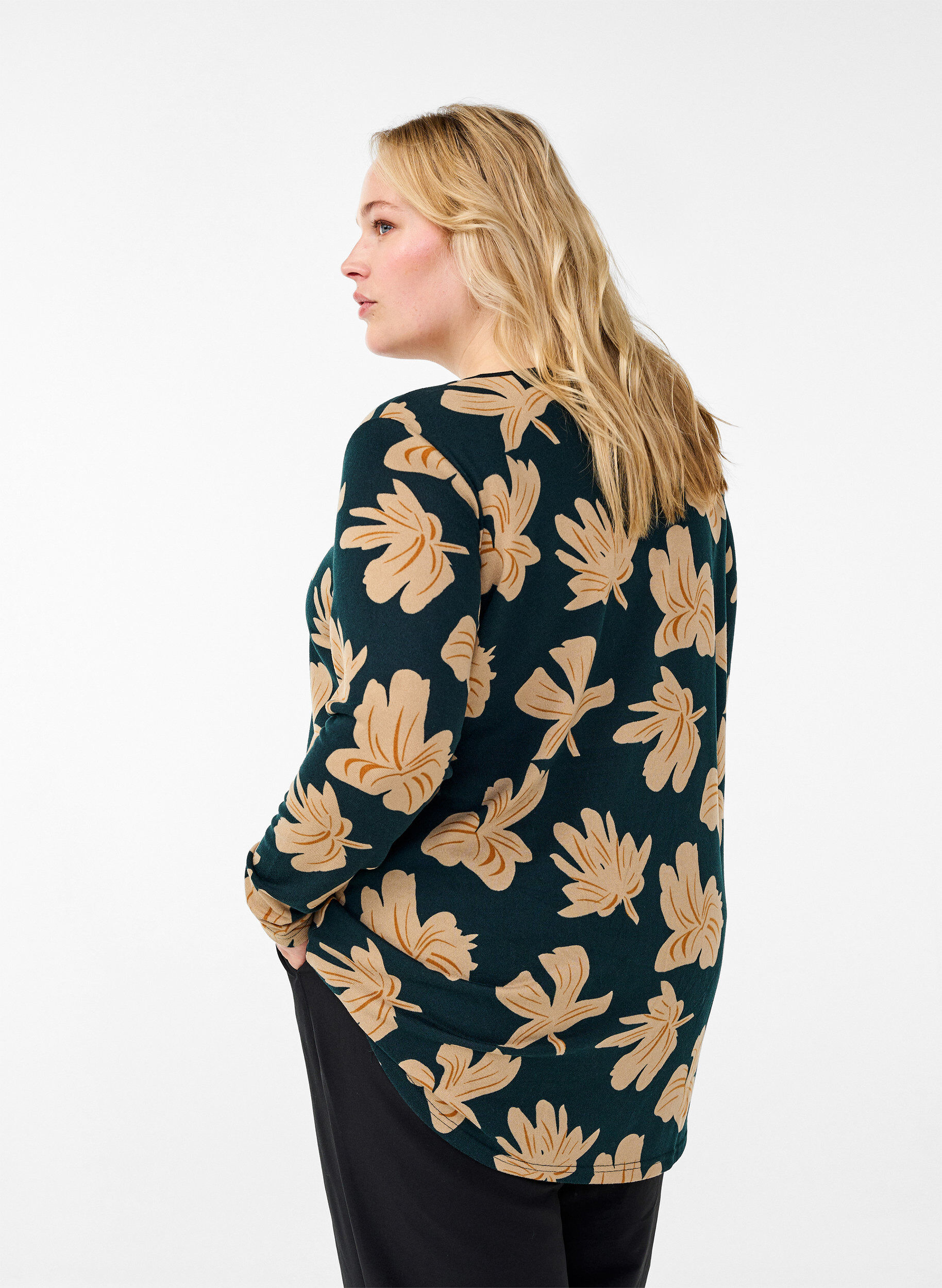Blomstret bluse med lange ærmer