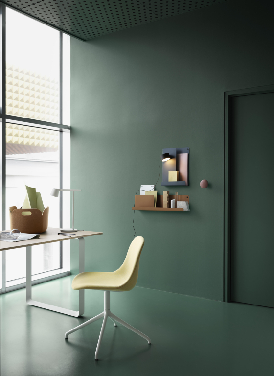 Muuto Post wandlamp bruin groen
