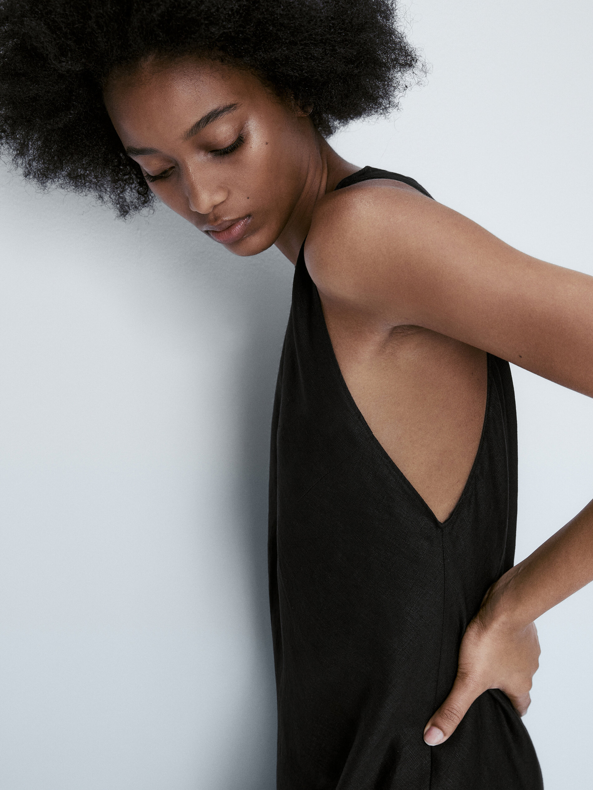 Vestido de linho com decote halter - PRETO