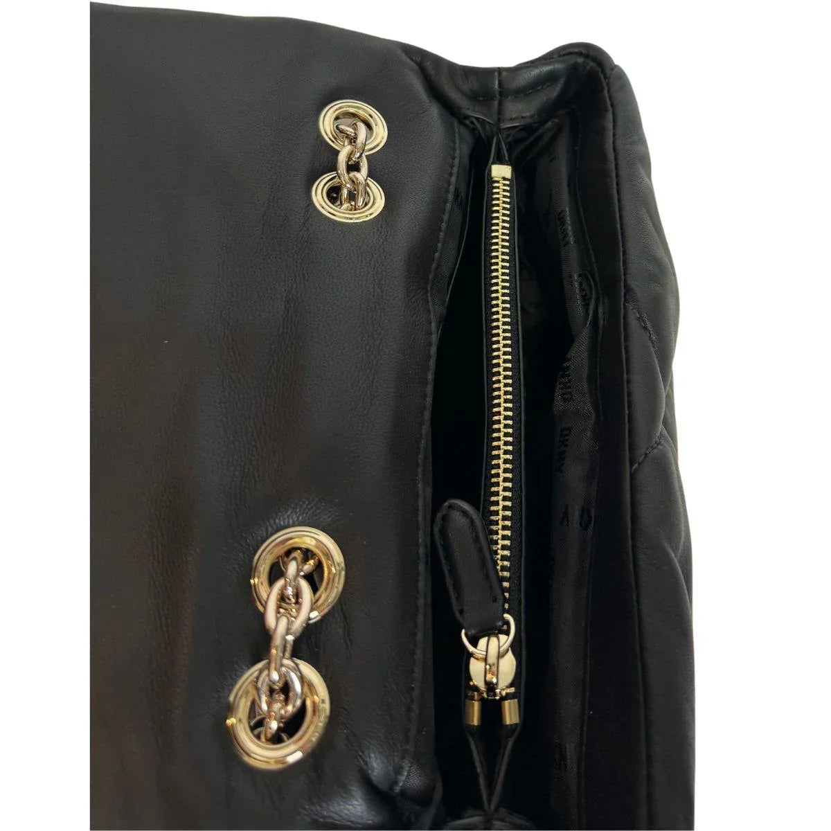 DKNY | 8093 Seventh Avenue | Leren crossovertas