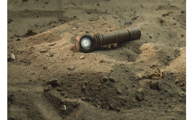 Armytek Wizard C2 Pro Magnet USB Multifunktionstaschenlampe mit Anzeige von Temperatur / Ladezustand / Status