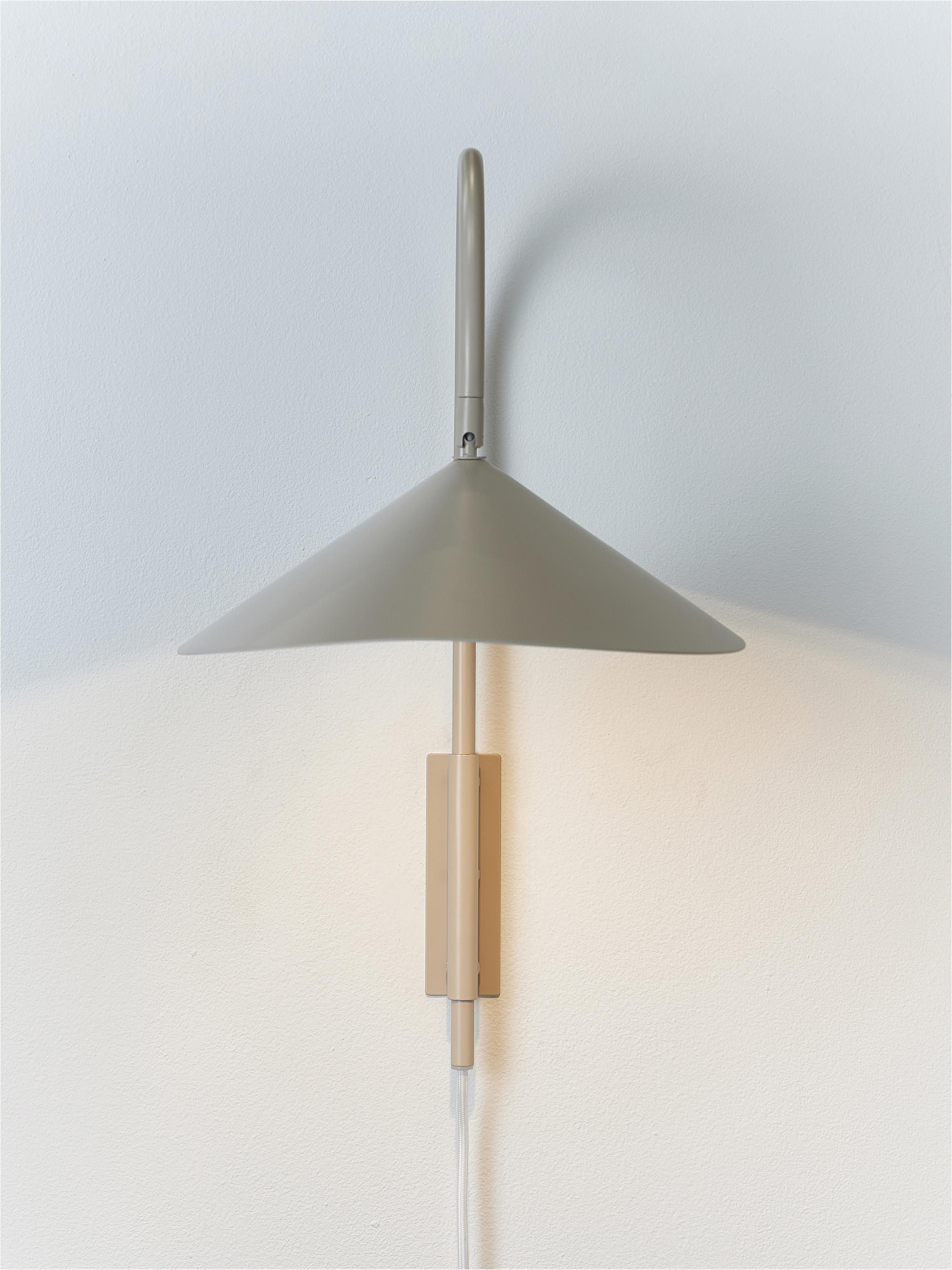 Grote wandlamp Arum met stekker, verstelbaar