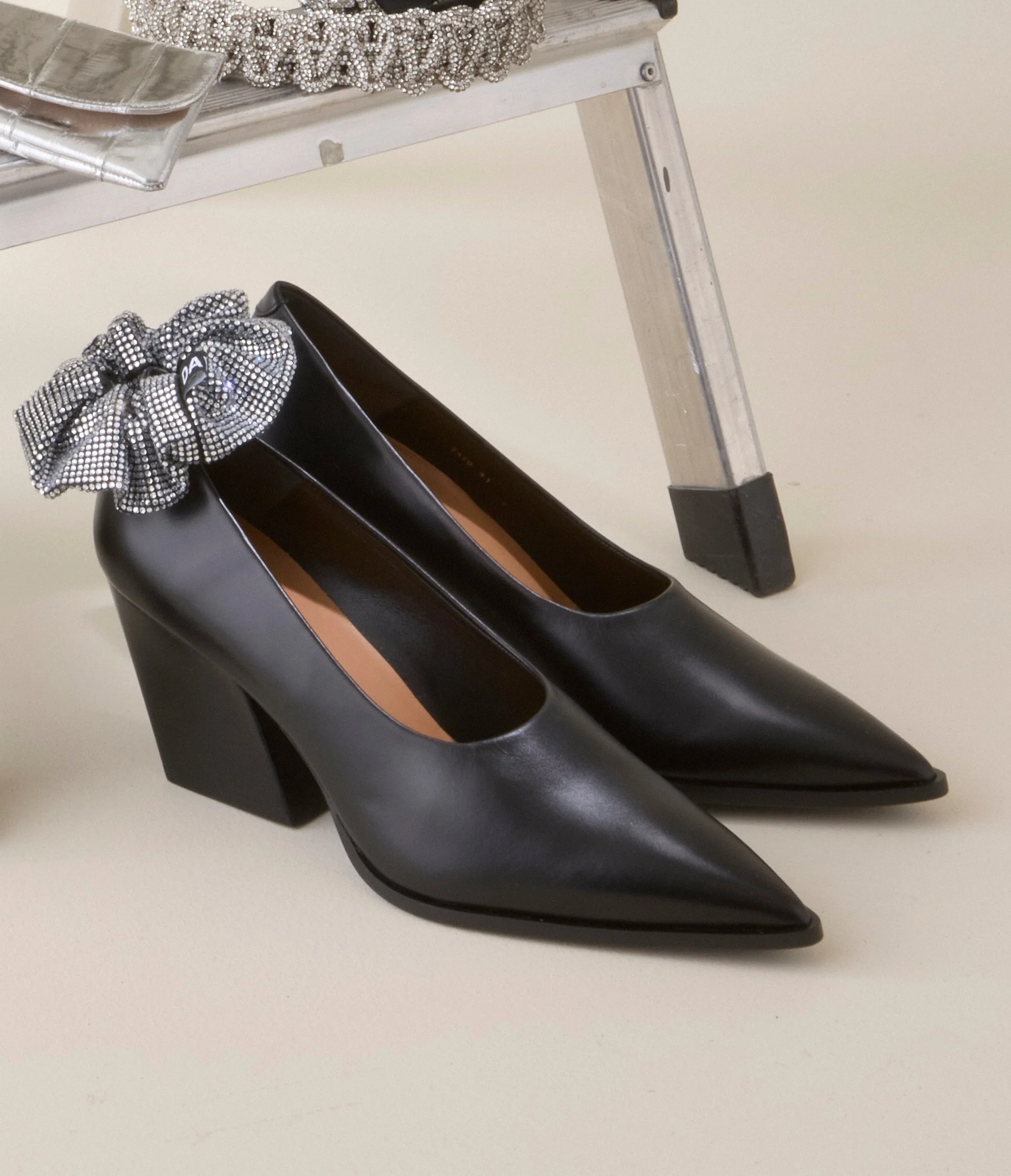 Billi Bi  A7479 stilet med chunky hæl - Black calf