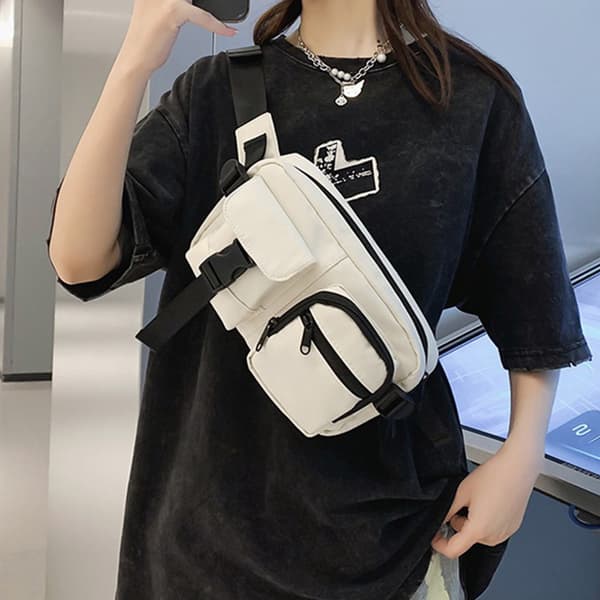 INF Hvit mageveske - Stilig og praktisk crossbody-veske