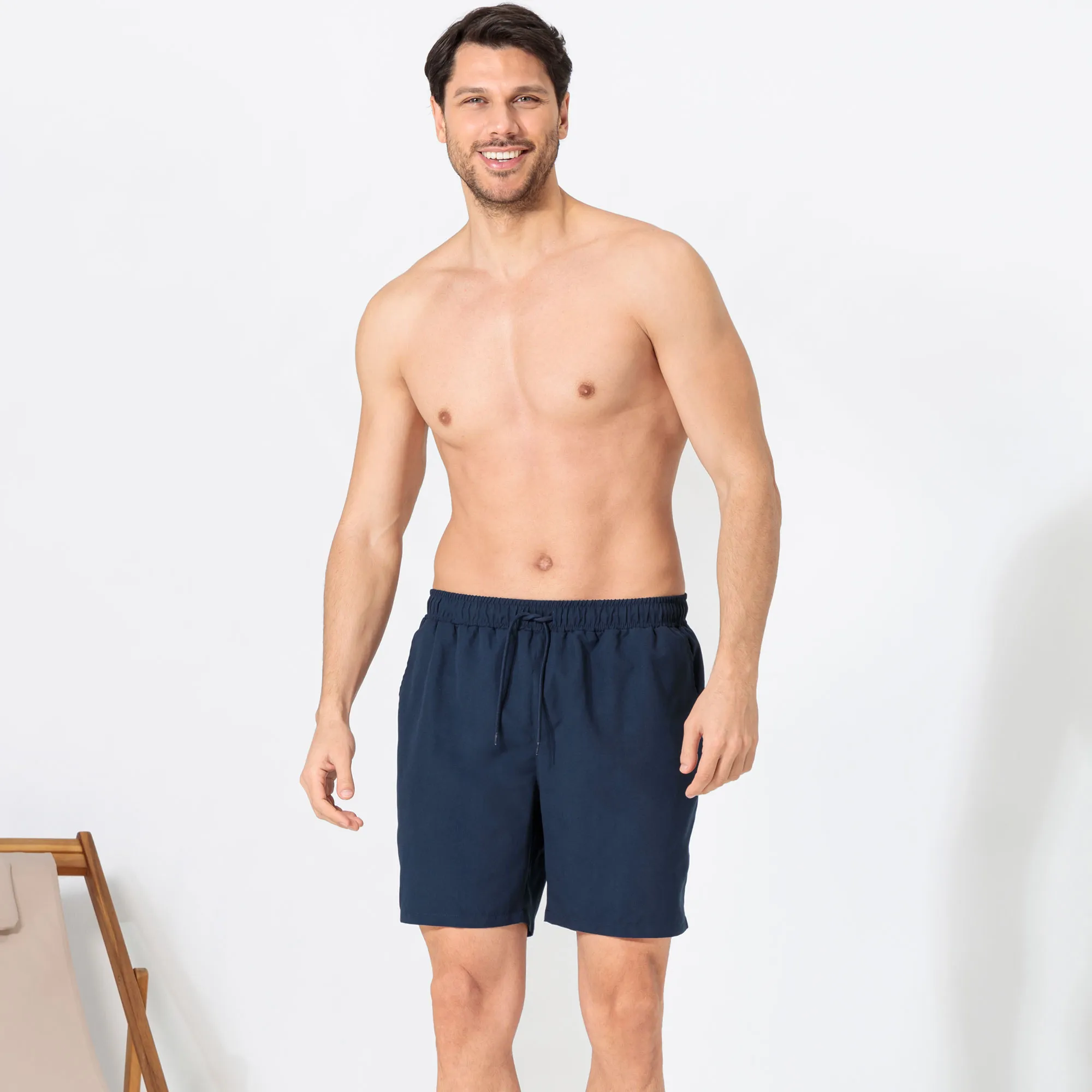 Herren-Badeshorts mit Kordeln am Bund