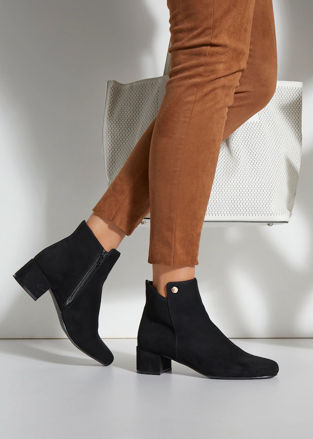 LASCANA Stiefelette  mit bequemen Blockabsatz, Ankle Boots, Stiefel  VEGAN