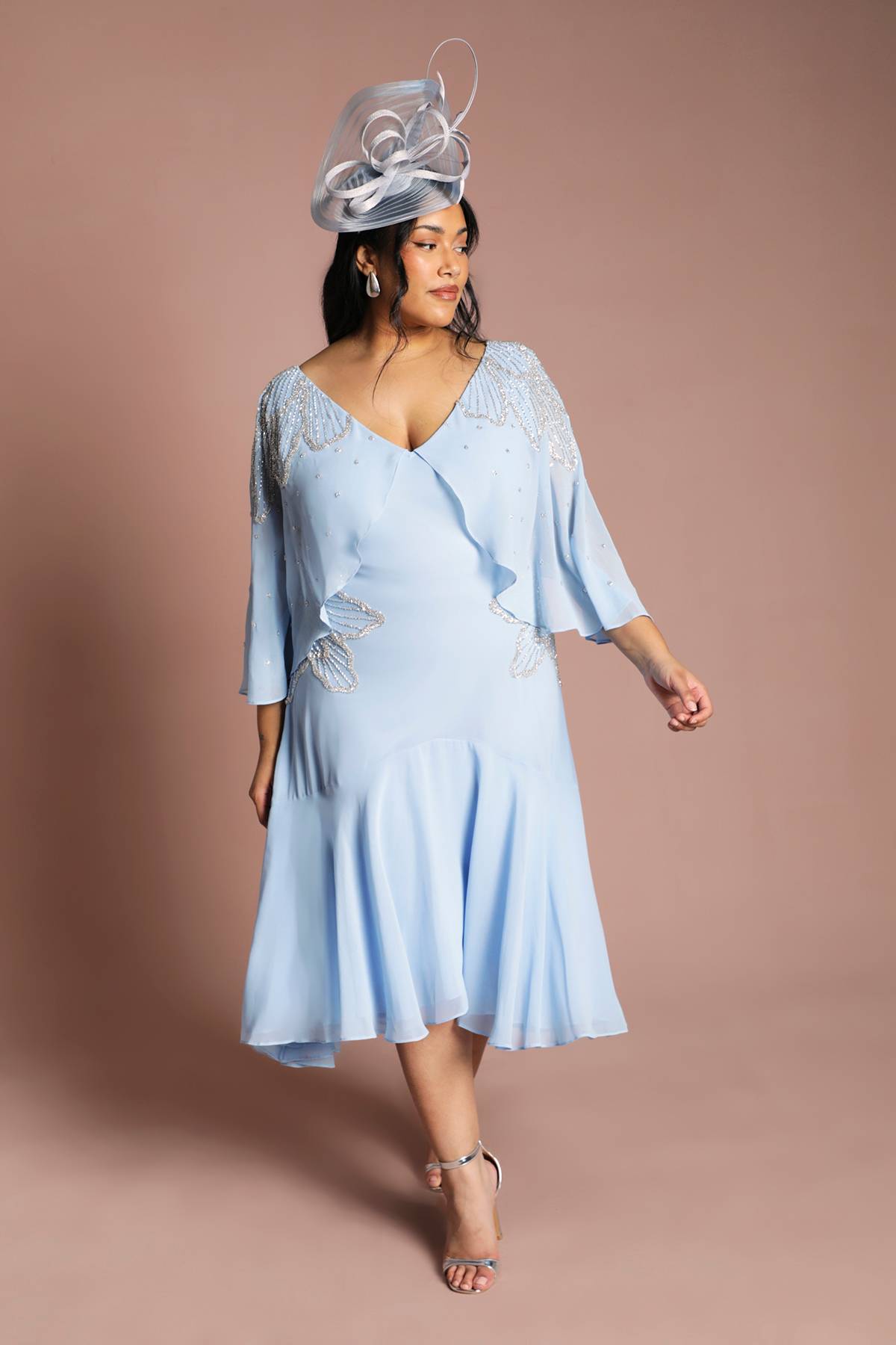 Coast Robe Midi Grande Taille Ornée De Perles Avec Manches Cape
