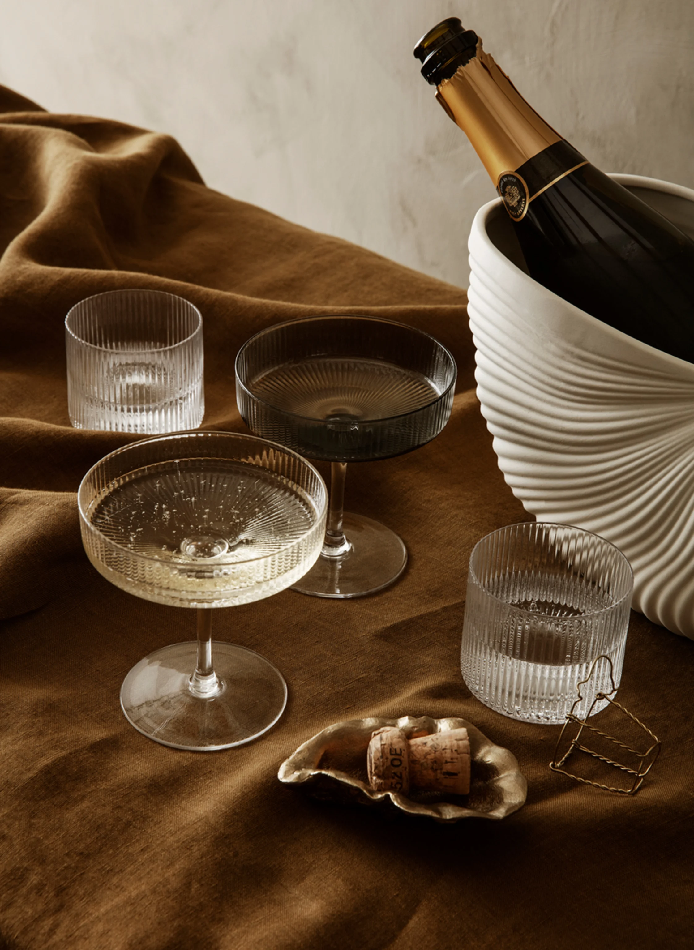 Ferm LIVING 2er-Set Champagnergläser RIPPLE
