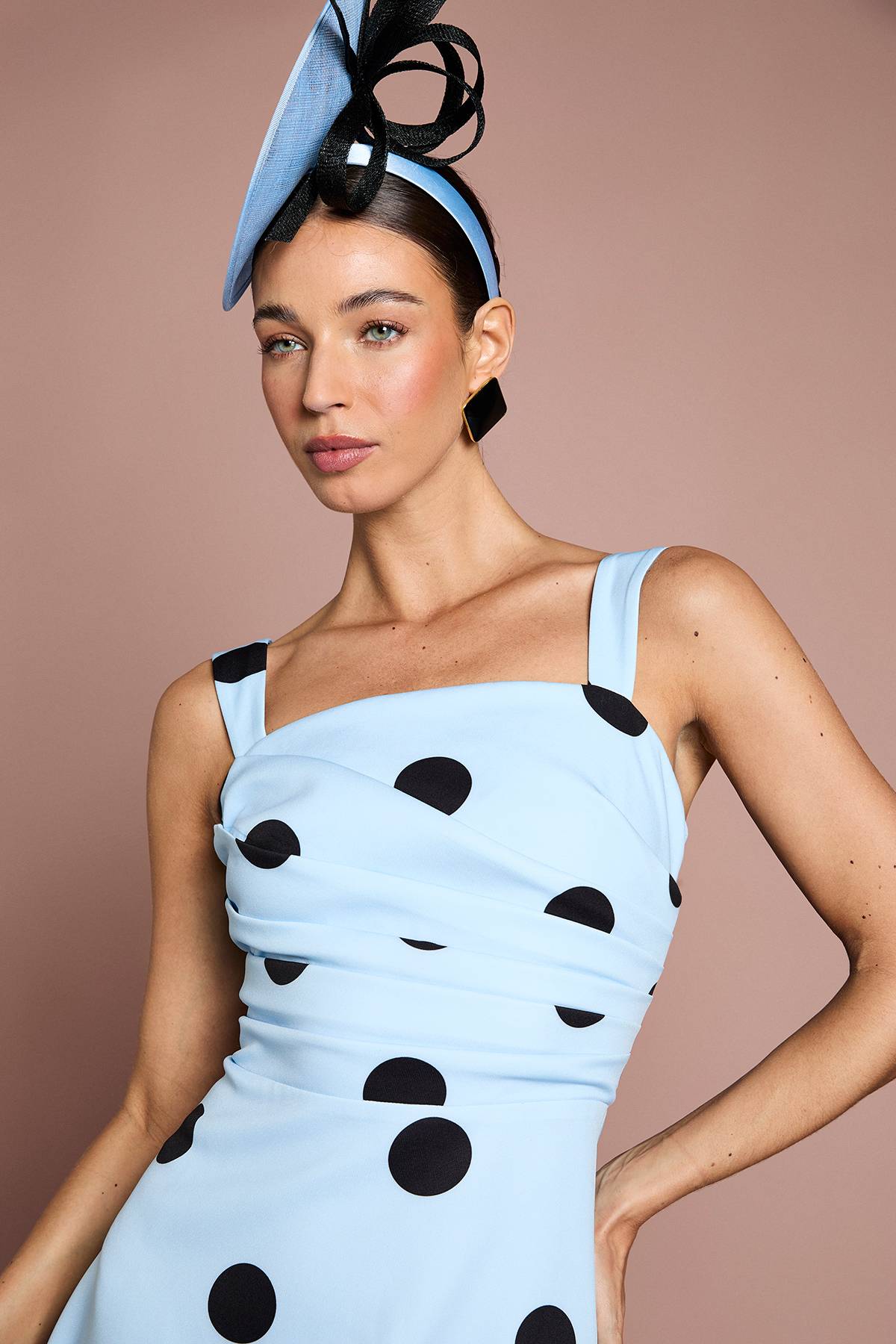 Coast Robe Midi Lisa Tan À Imprimé À Pois Avec Détail Plissé Et Jupe Ample