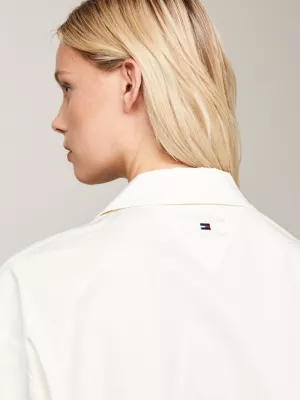 Camisa cropped unissex de manga curta e corte reto