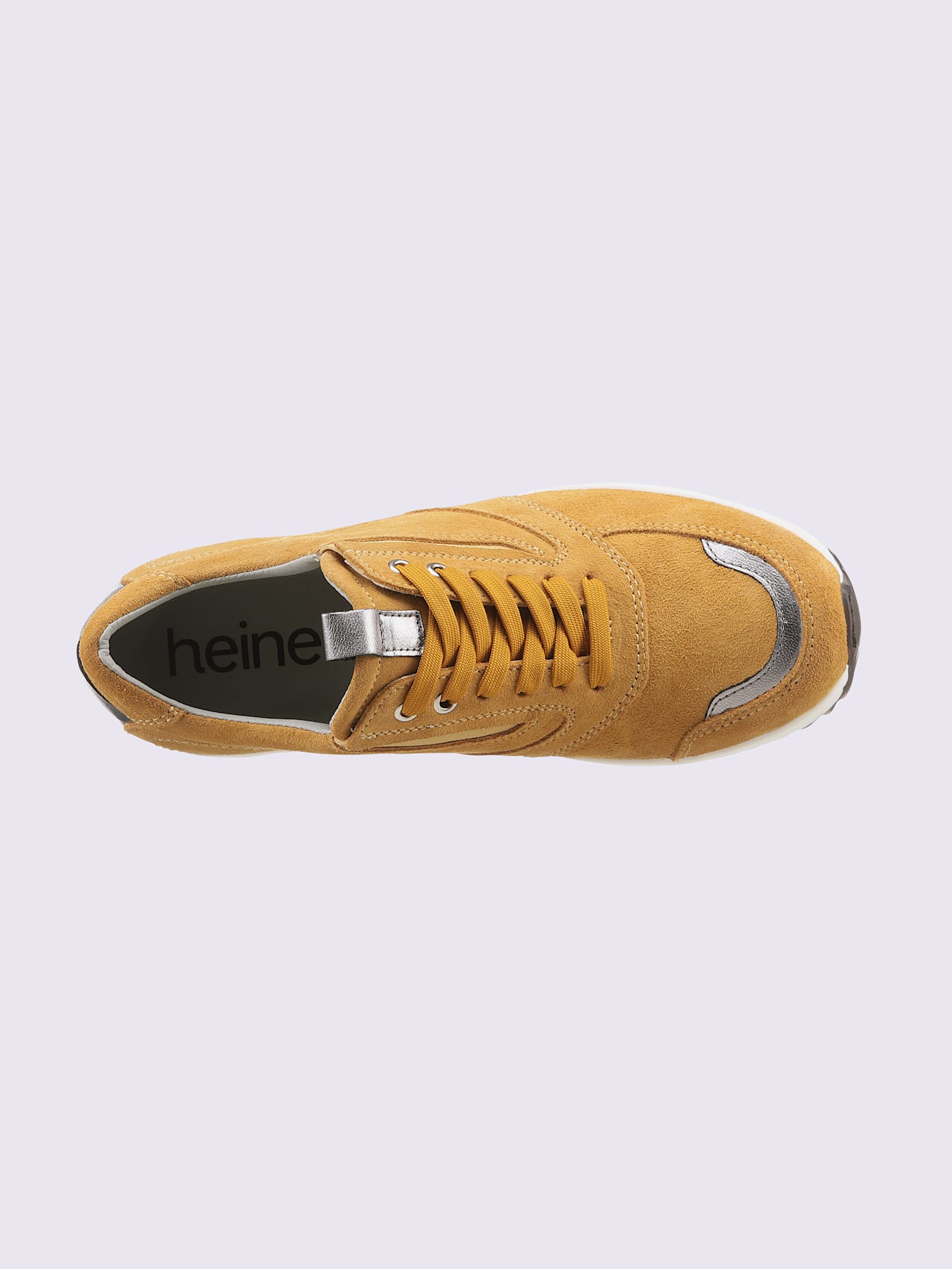 Baskets cuir velours de vache.
