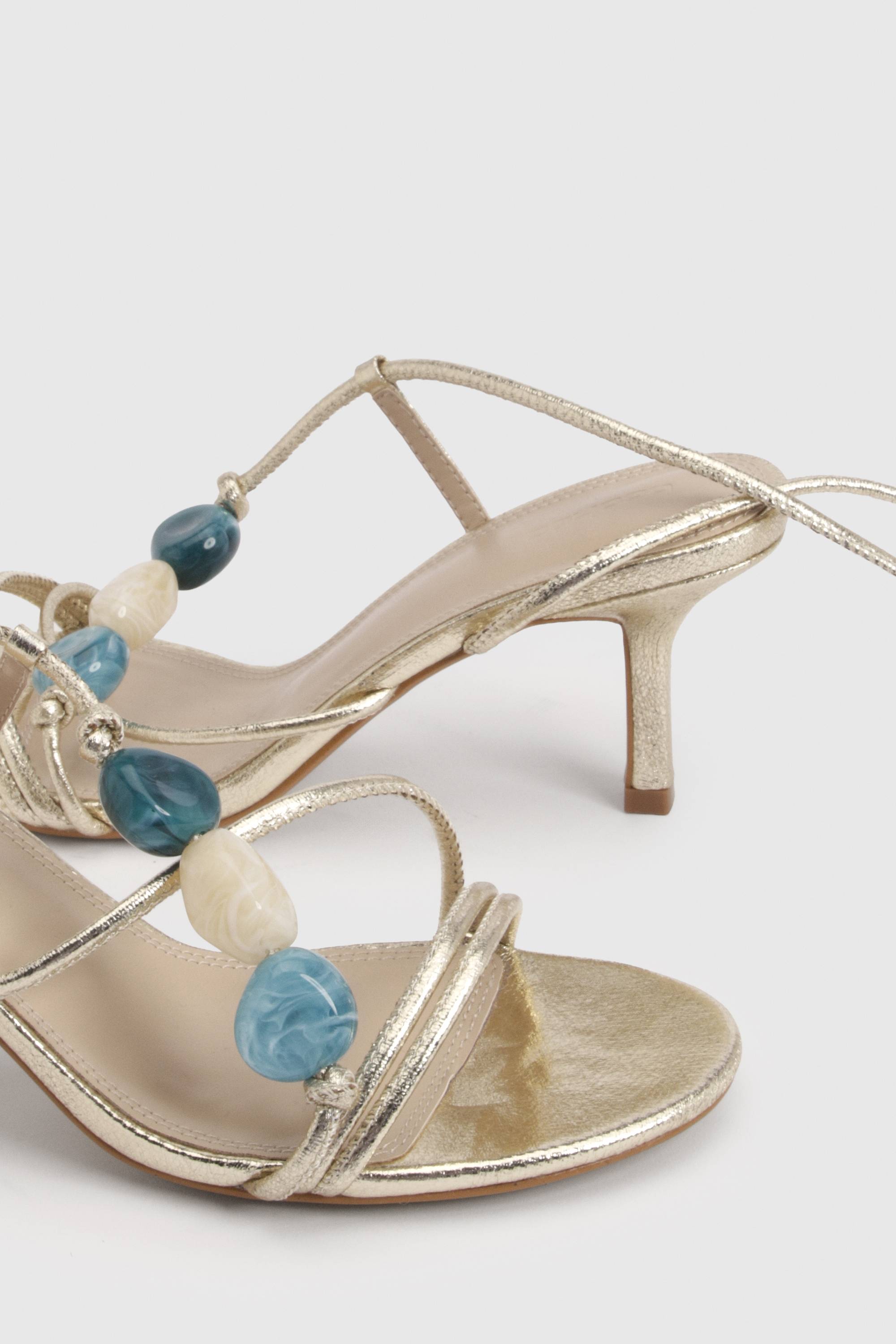 boohoo Escarpins À Talons Aiguilles Asymétriques Avec Brides Et Détails De Perles