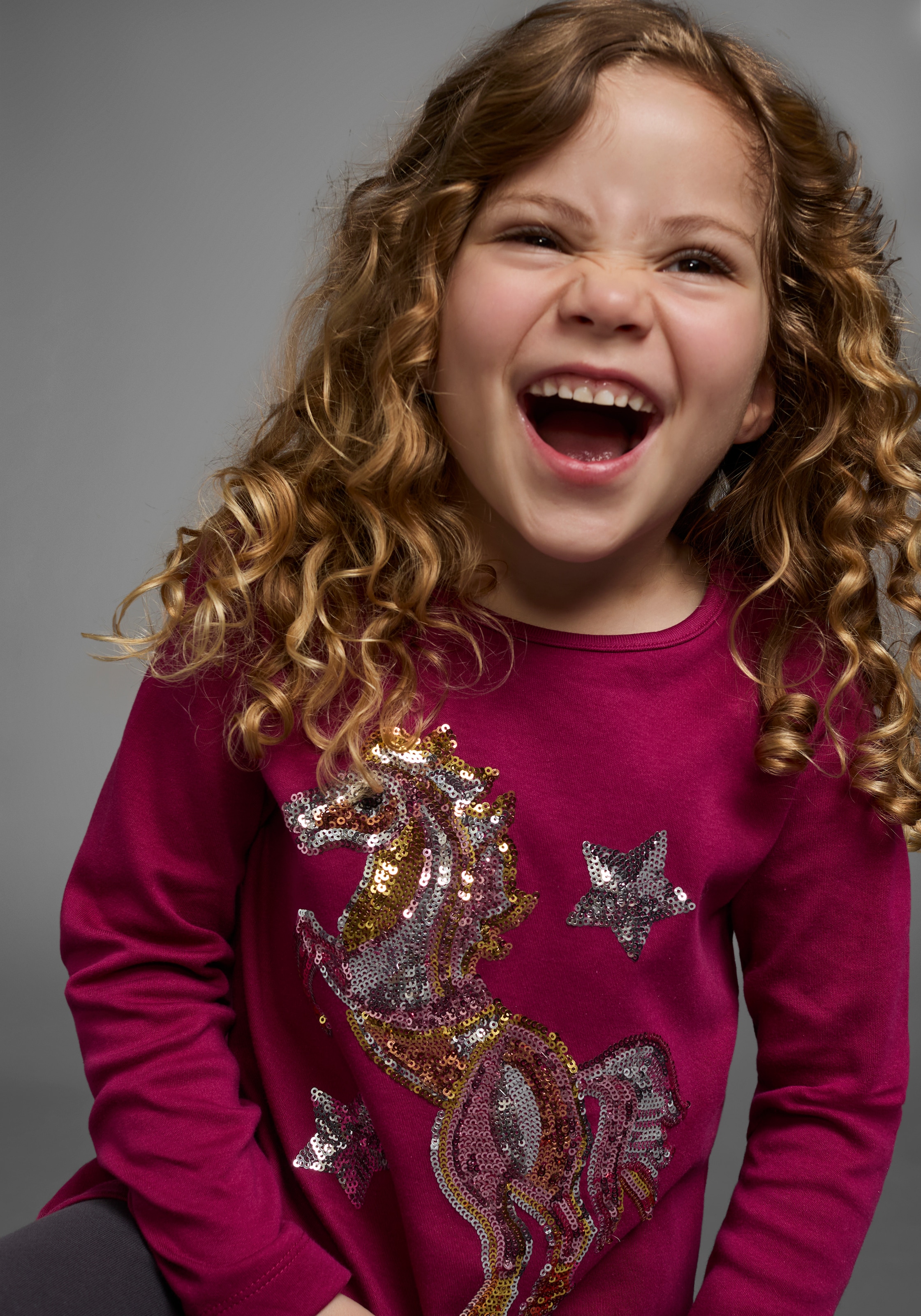 KIDSWORLD Langarmshirt »PFERD« Langarm,  ausgestellter Schnitt,  bedruckt,  Rundhalsausschnitt