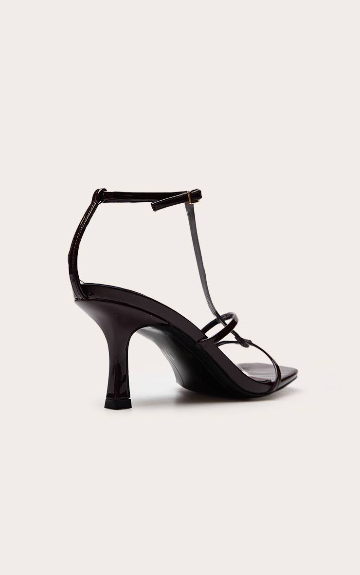 Chocolate Plum Sandale À Talons En Synthétiquecuir Avec Brides Entrecroisées
