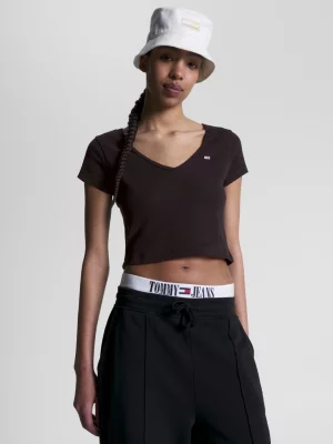 Camiseta cropped canelada essencial com decote em V