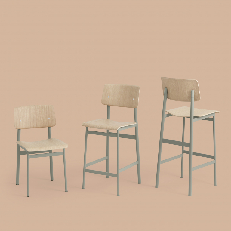 Muuto Loft barkruk 65cm zwart/eiken
