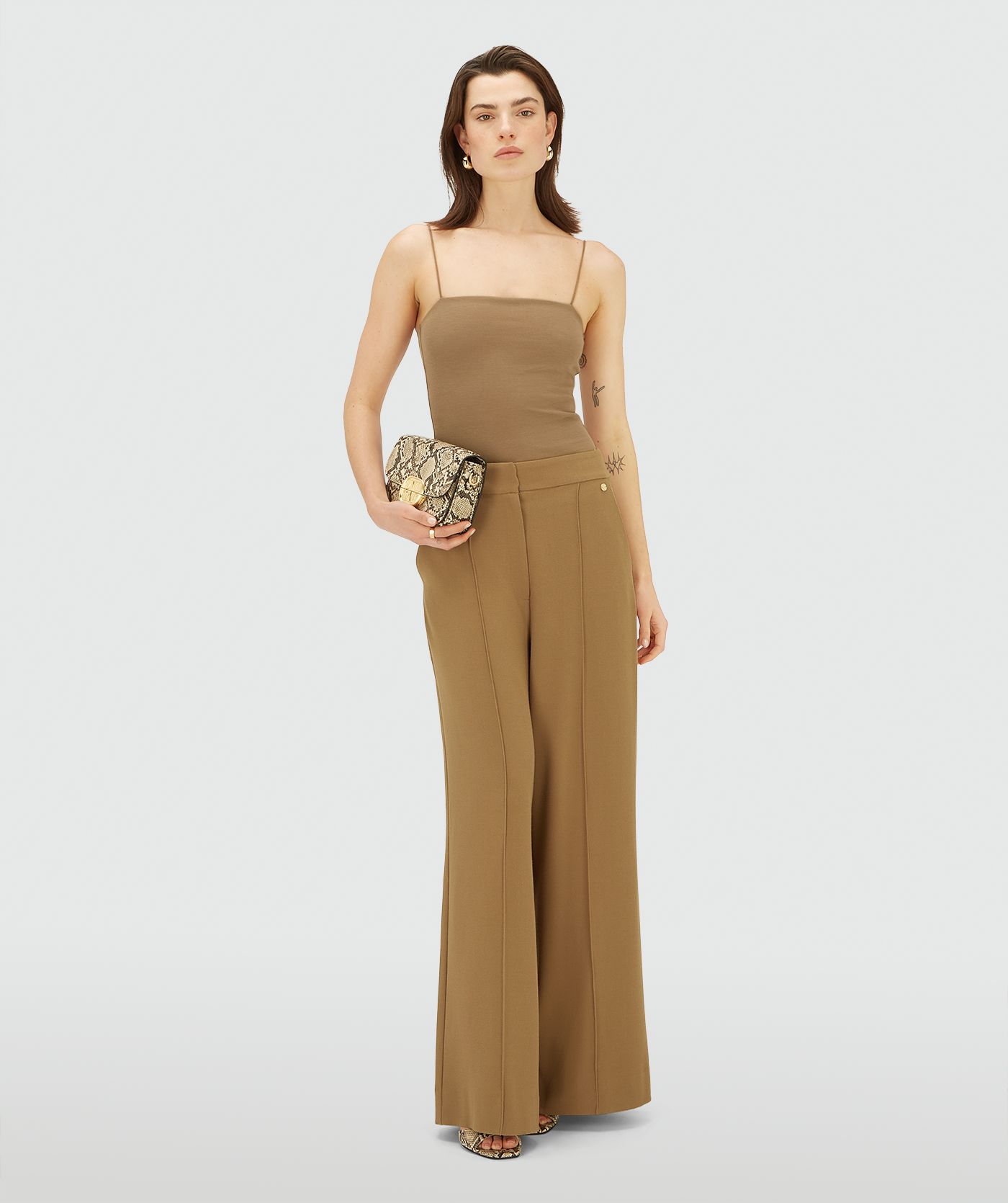 JV-YVE slim fit body - light khaki